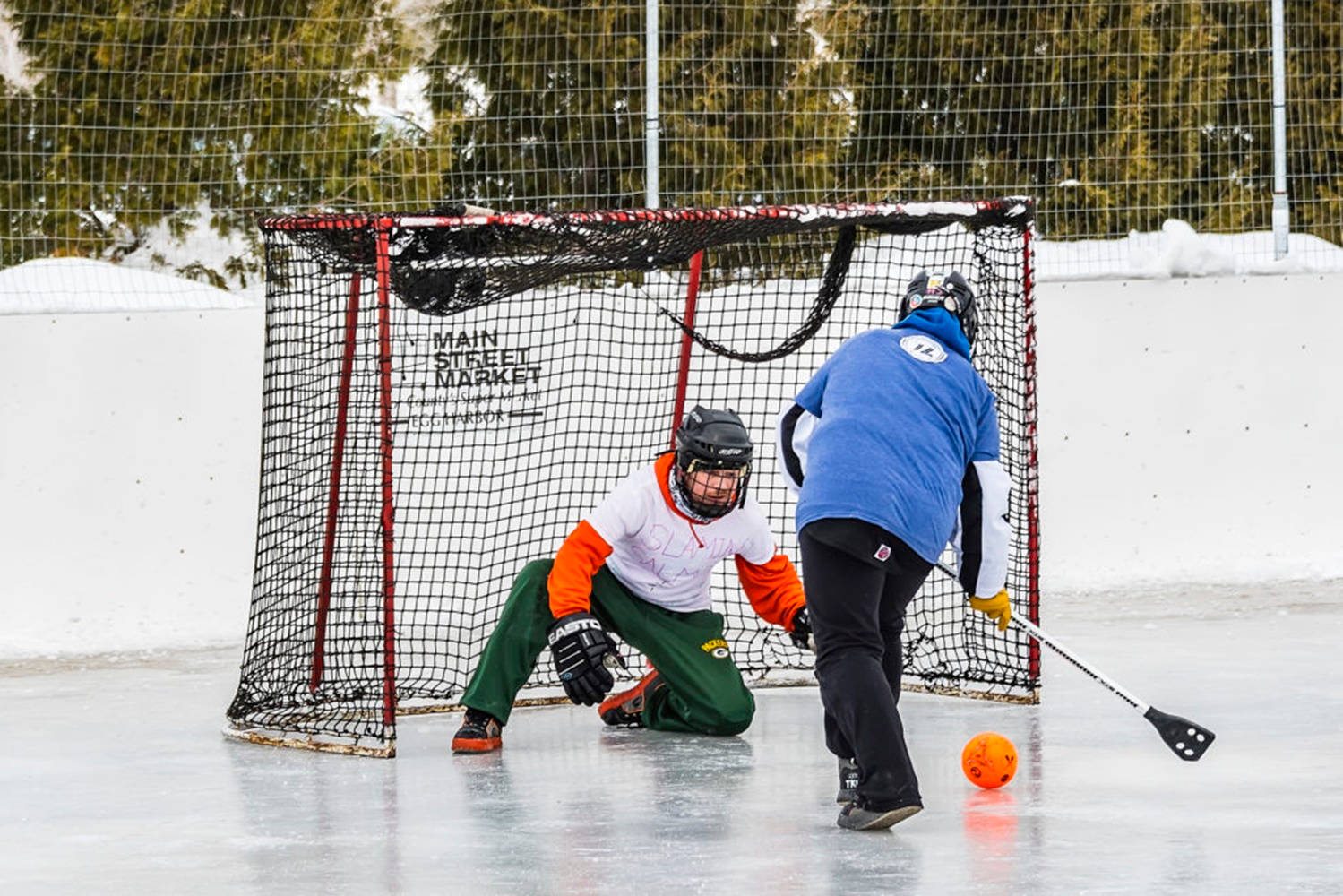 Broomball, white and blue team, helmet, HD Desktop Wallpaper