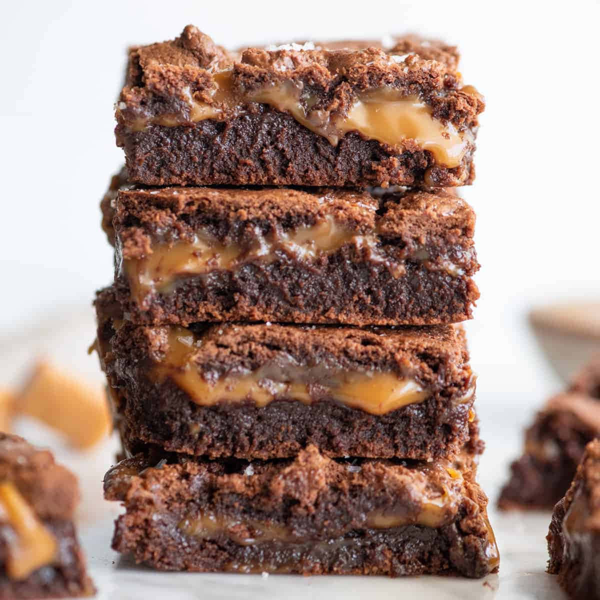 caramel brownie, fudgy brownies, gooey caramel filling, SD Desktop Wallpaper