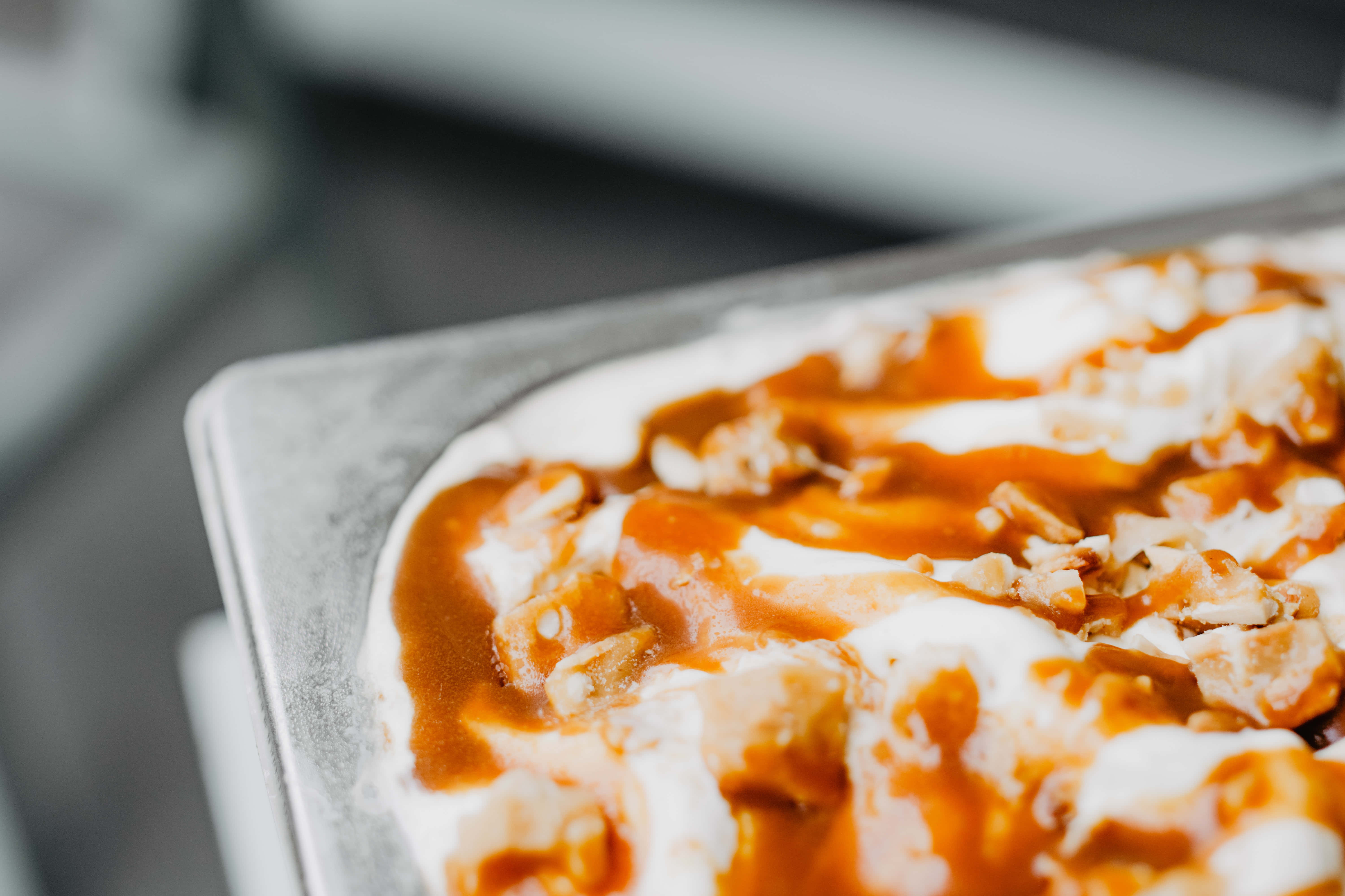 caramel sauce, chopped nuts, metal tray, 5K Desktop Wallpaper