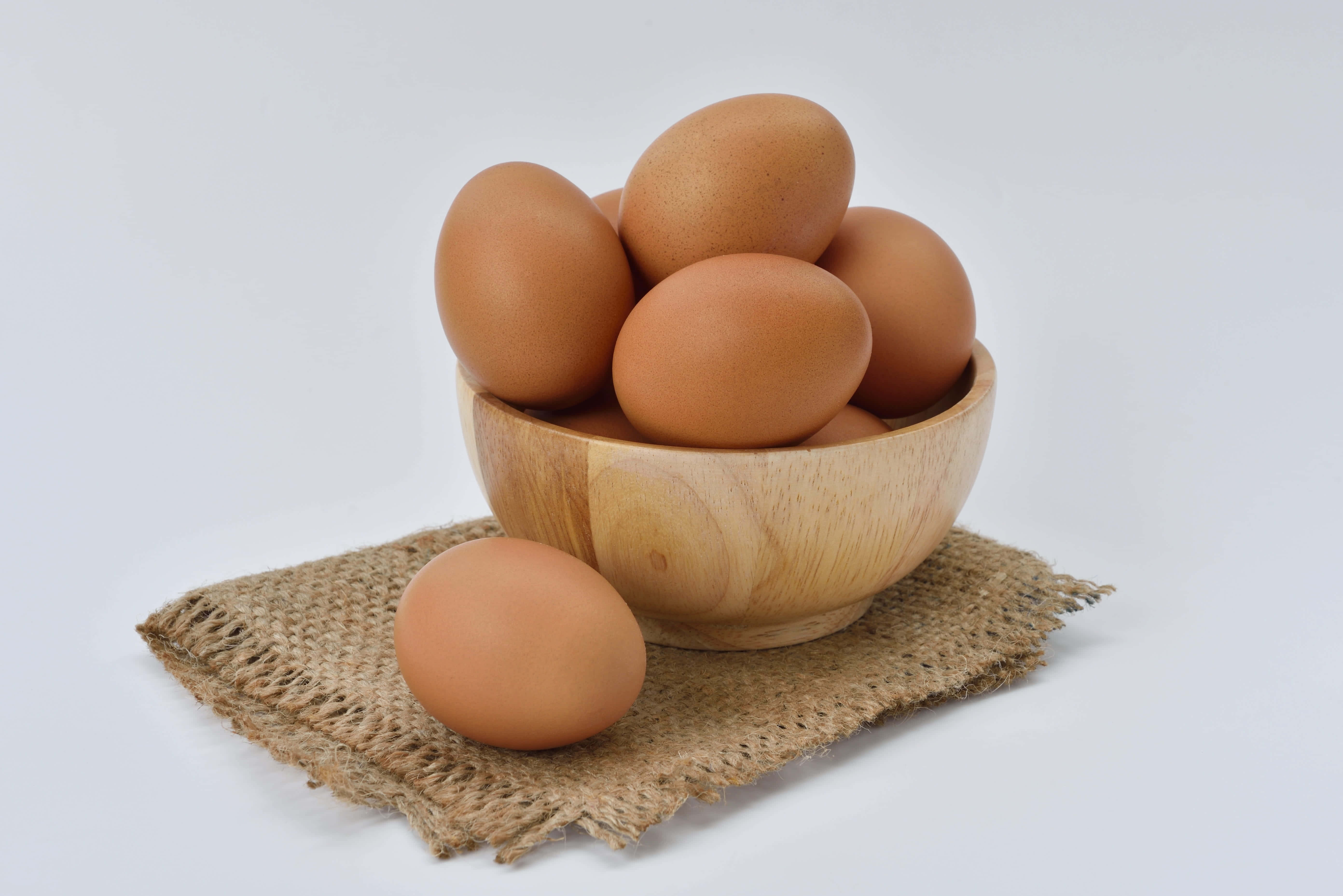 brown eggs, wooden bowl, burlap cloth, 5K Desktop Wallpaper