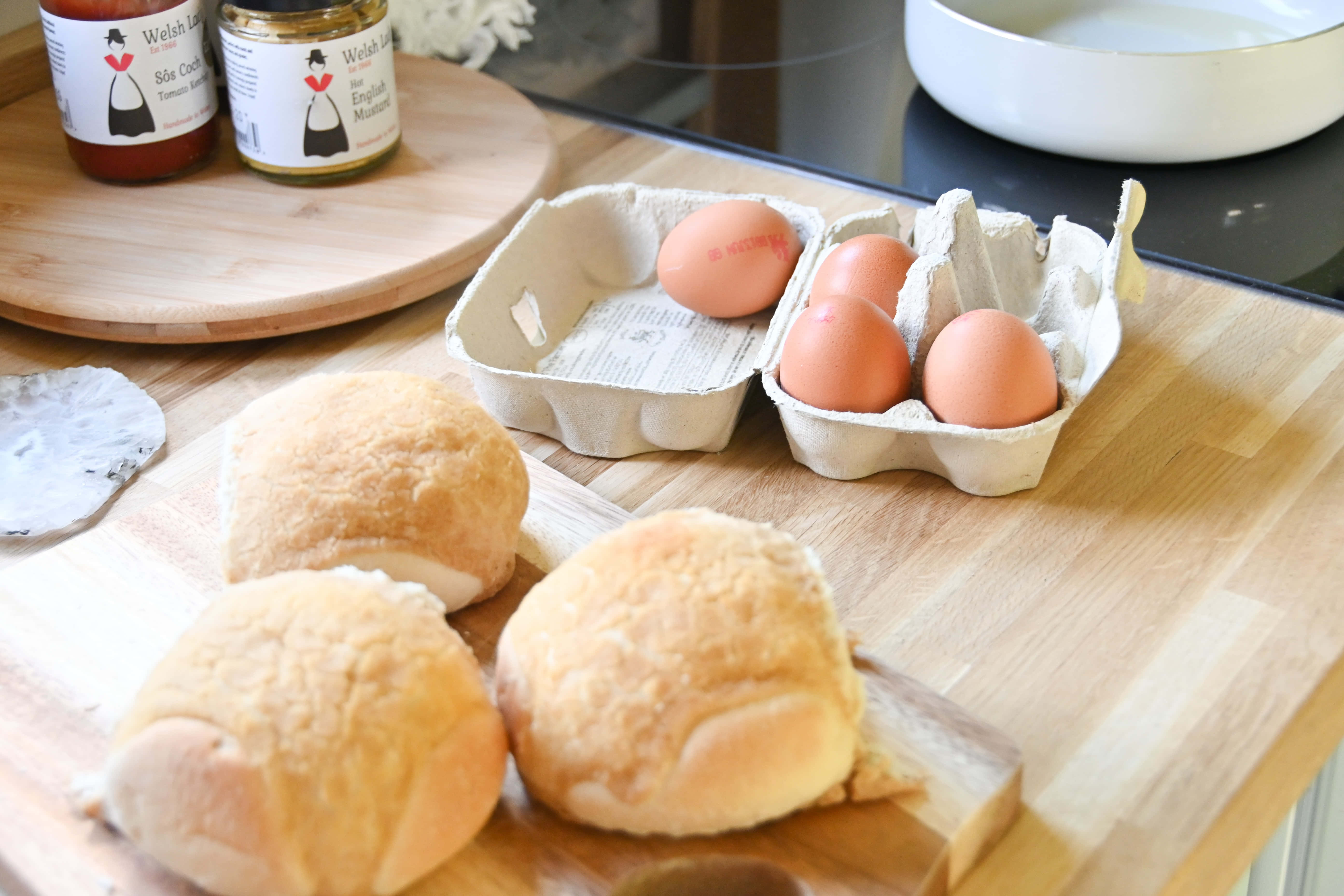 brown eggs, wooden countertop, Welsh condiment jars, 5K Desktop Wallpaper