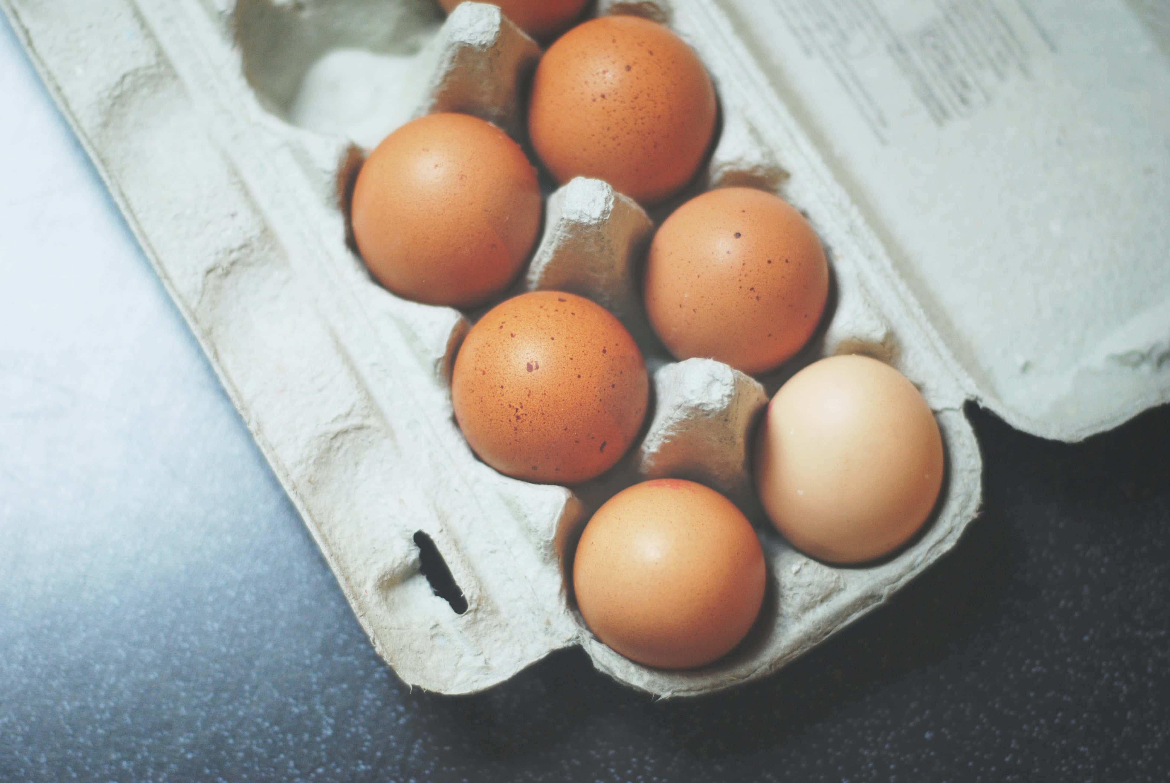 Brown Eggs, basket, worn cardboard carton, 4K Desktop Wallpaper