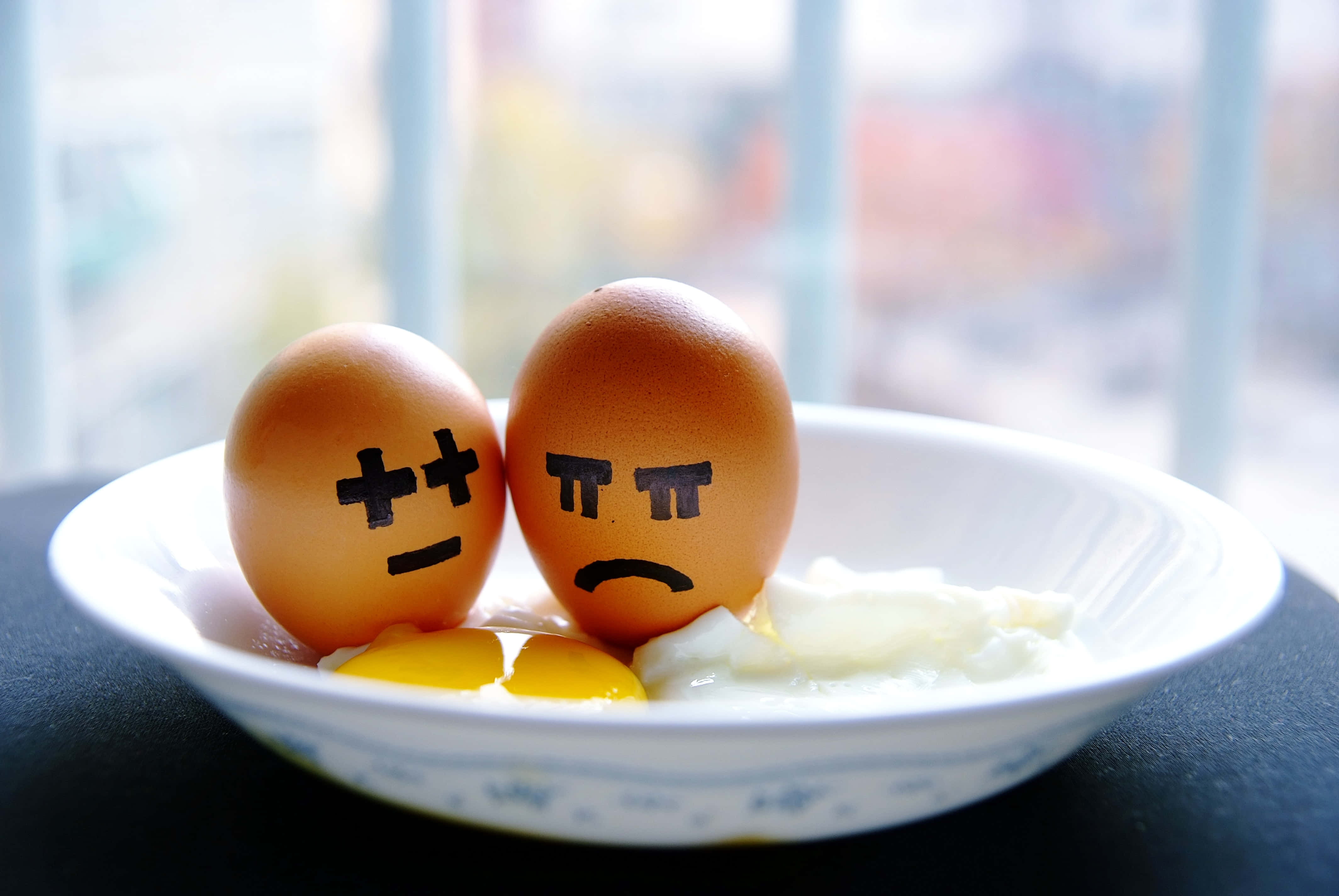 brown eggs, white bowl, cracked yolks, 4K Desktop Wallpaper