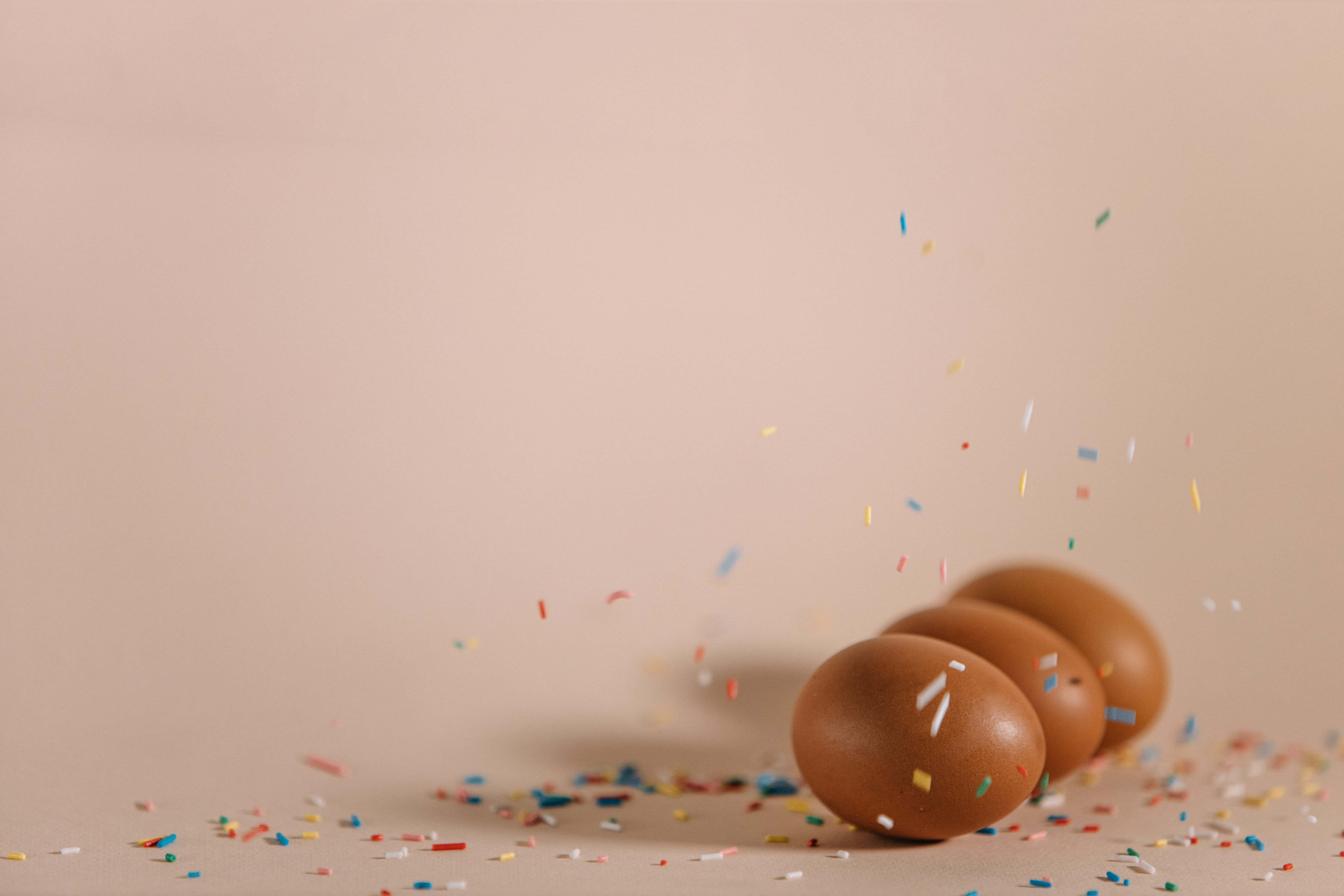 brown eggs, burlap sack, beige surface, 5K Desktop Wallpaper