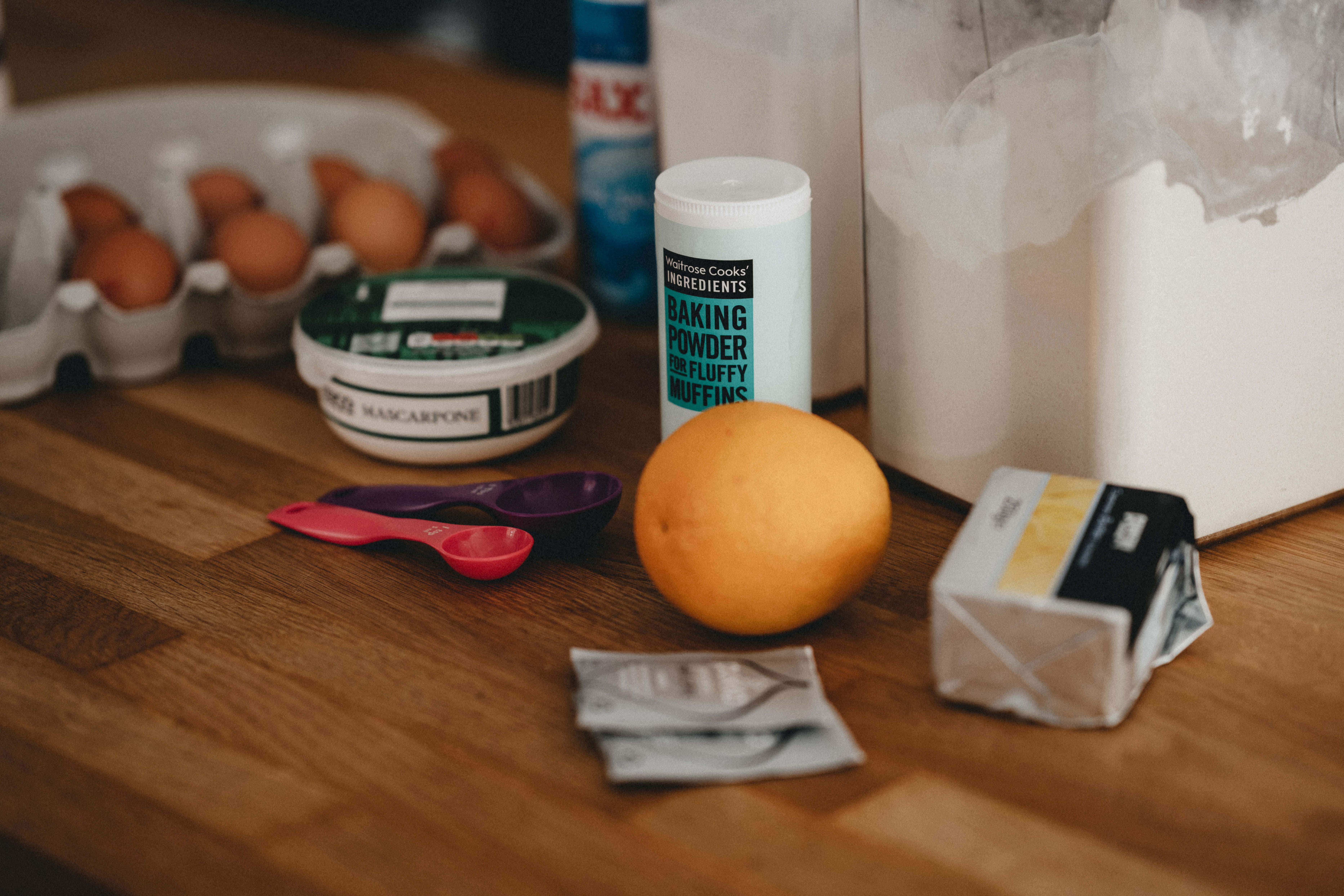 brown eggs, wooden countertop, mascarpone, 5K Desktop Wallpaper