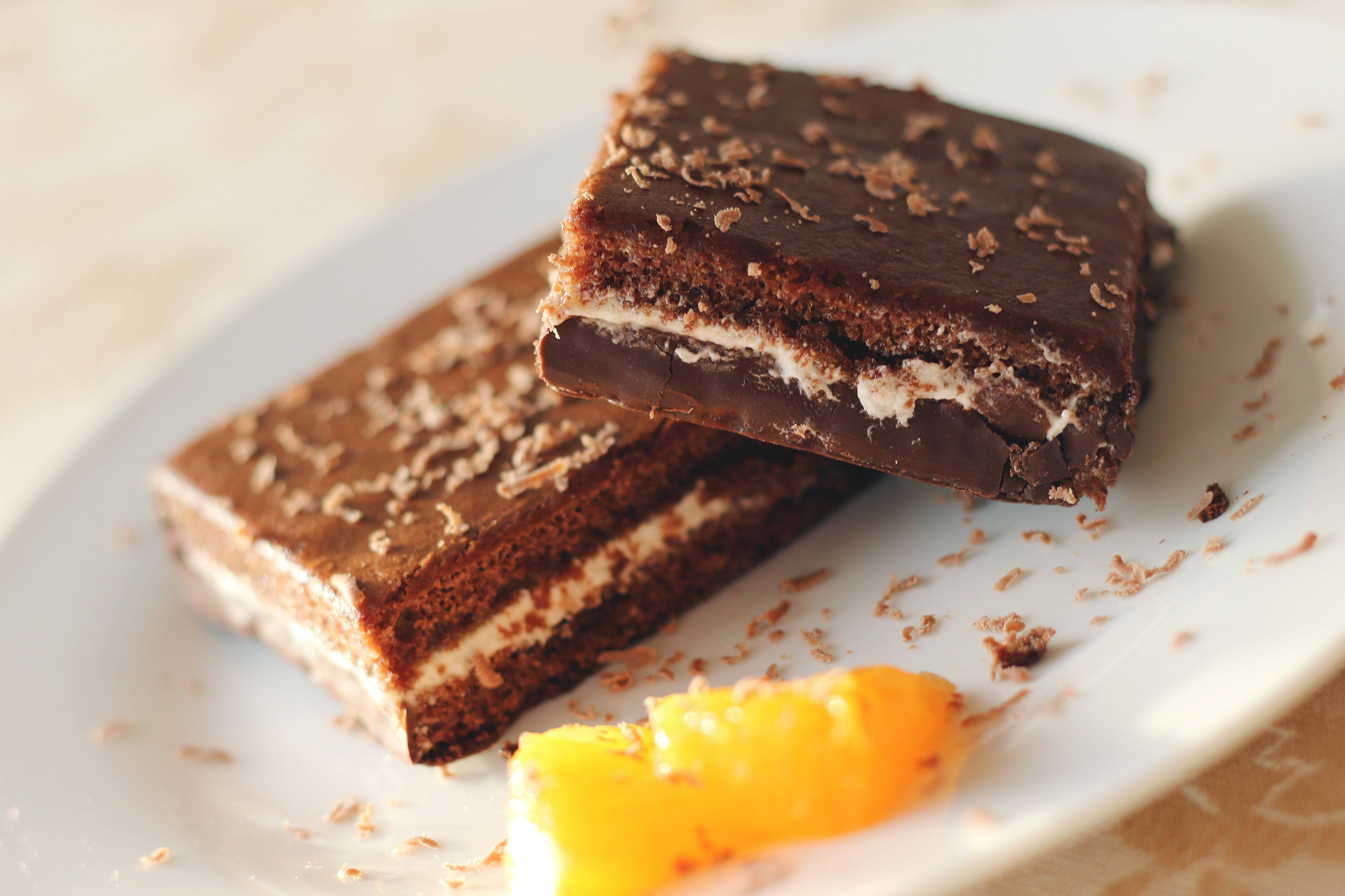 brownies, white chocolate filling, chocolate-covered, 4K Desktop Wallpaper