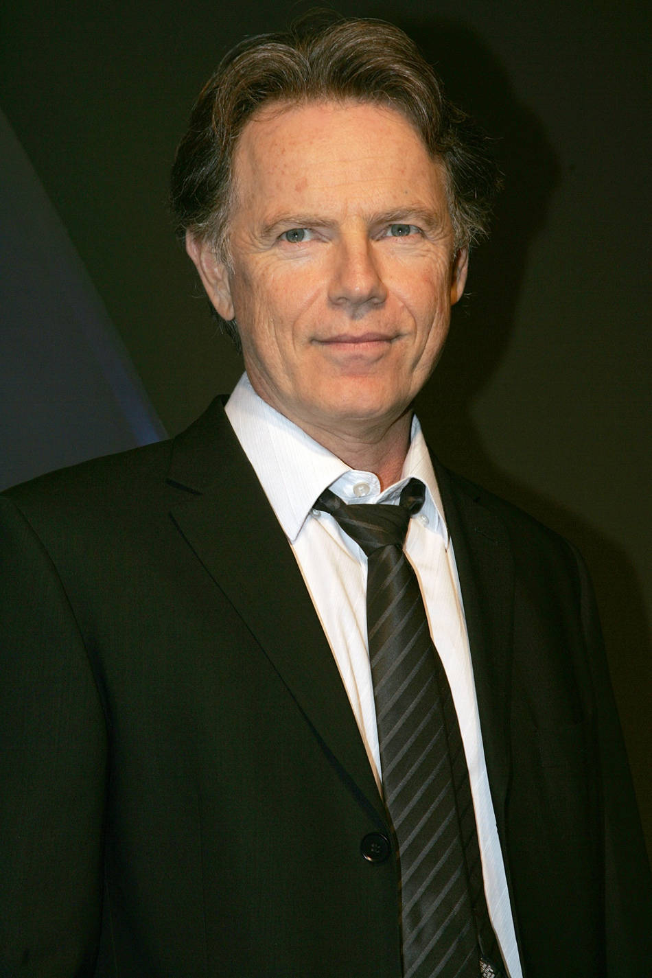 Bruce Greenwood, dark suit, striped tie, HD Phone Wallpaper