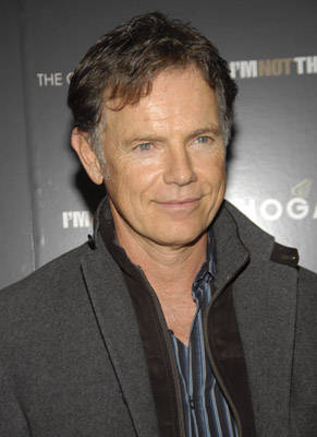 Bruce Greenwood, gray coat, striped shirt, SD Phone Wallpaper