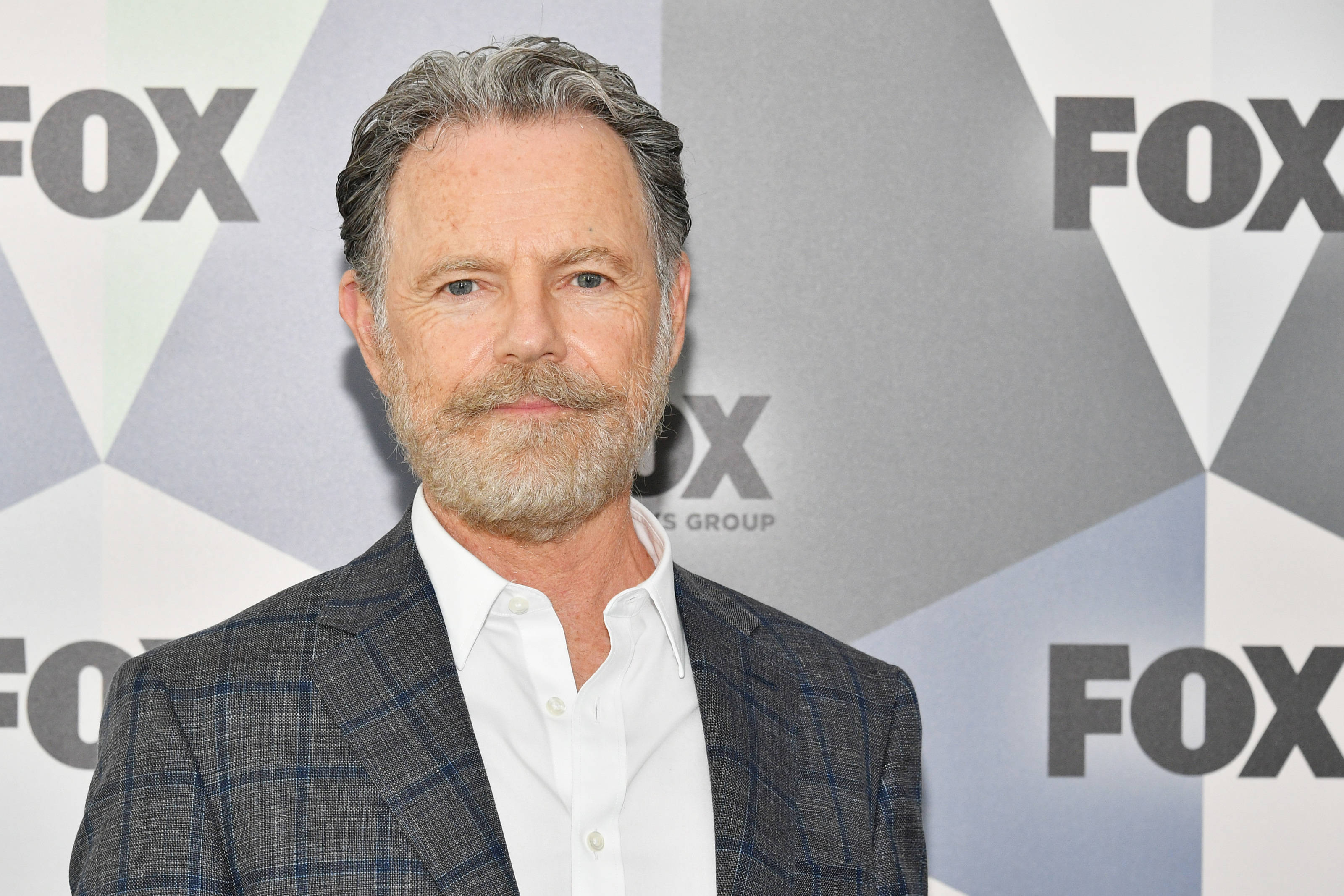 Bruce Greenwood, plaid blazer, white shirt, 2K Desktop Wallpaper