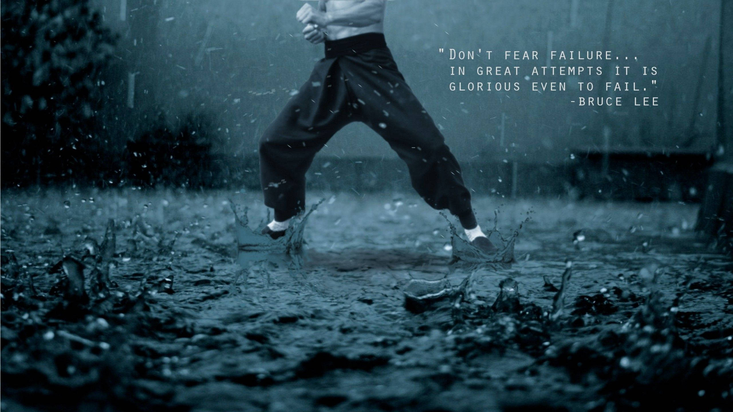 Bruce Lee, black pants, rain, 2K Desktop Wallpaper