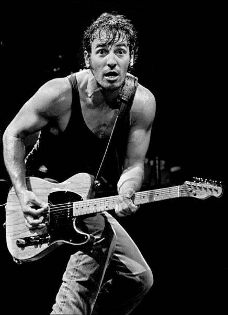 Bruce Springsteen, electric guitar, stage, SD Phone Wallpaper
