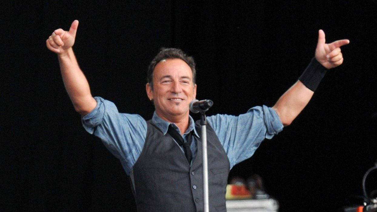 Bruce Springsteen, blue shirt, vest, SD Desktop Wallpaper