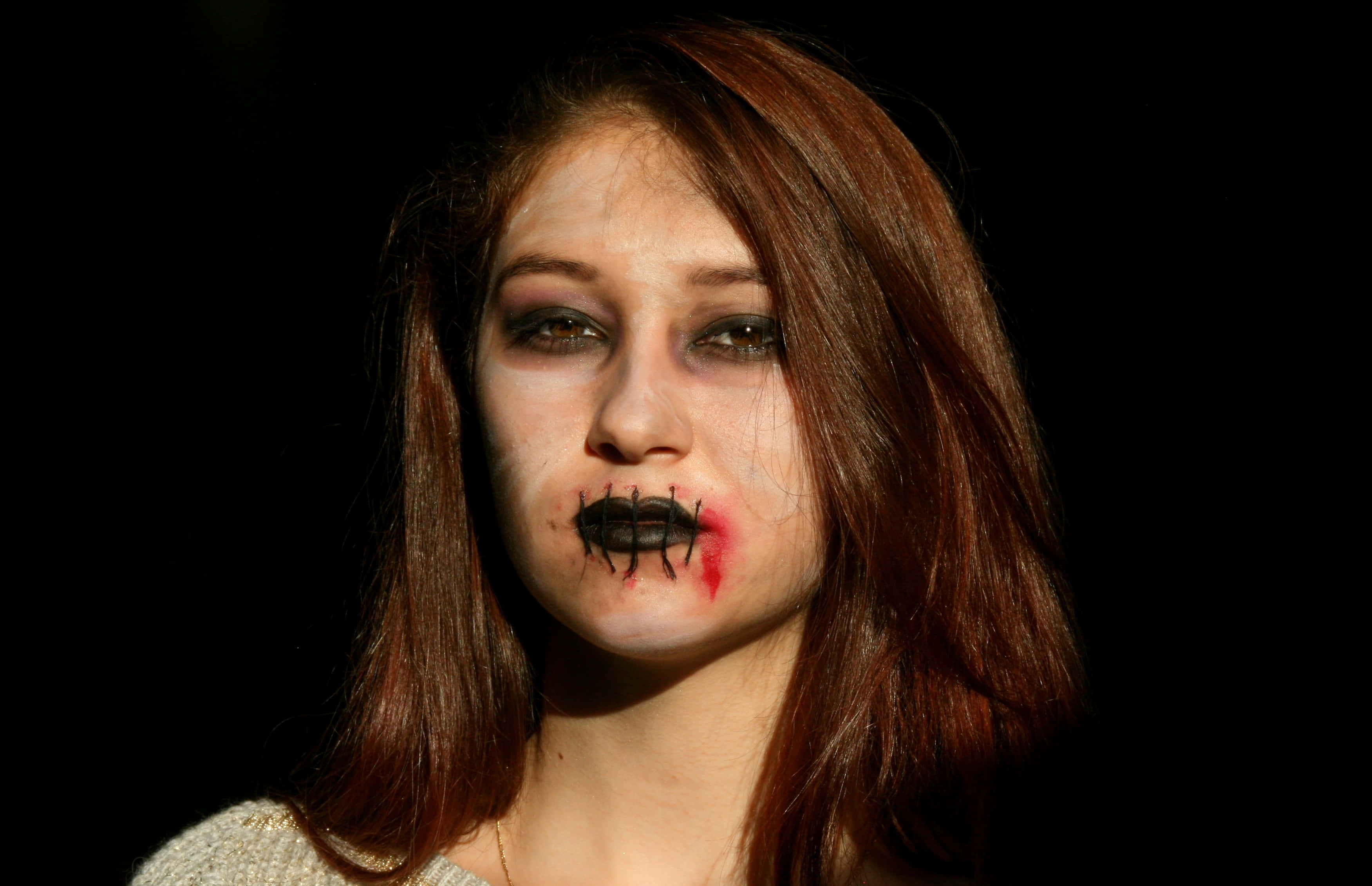 bruised girl, black lipstick, stitched lips, 2K Desktop Wallpaper