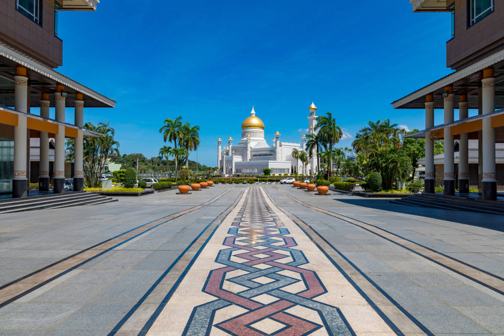 Brunei, white mosque, golden dome, SD Desktop Wallpaper