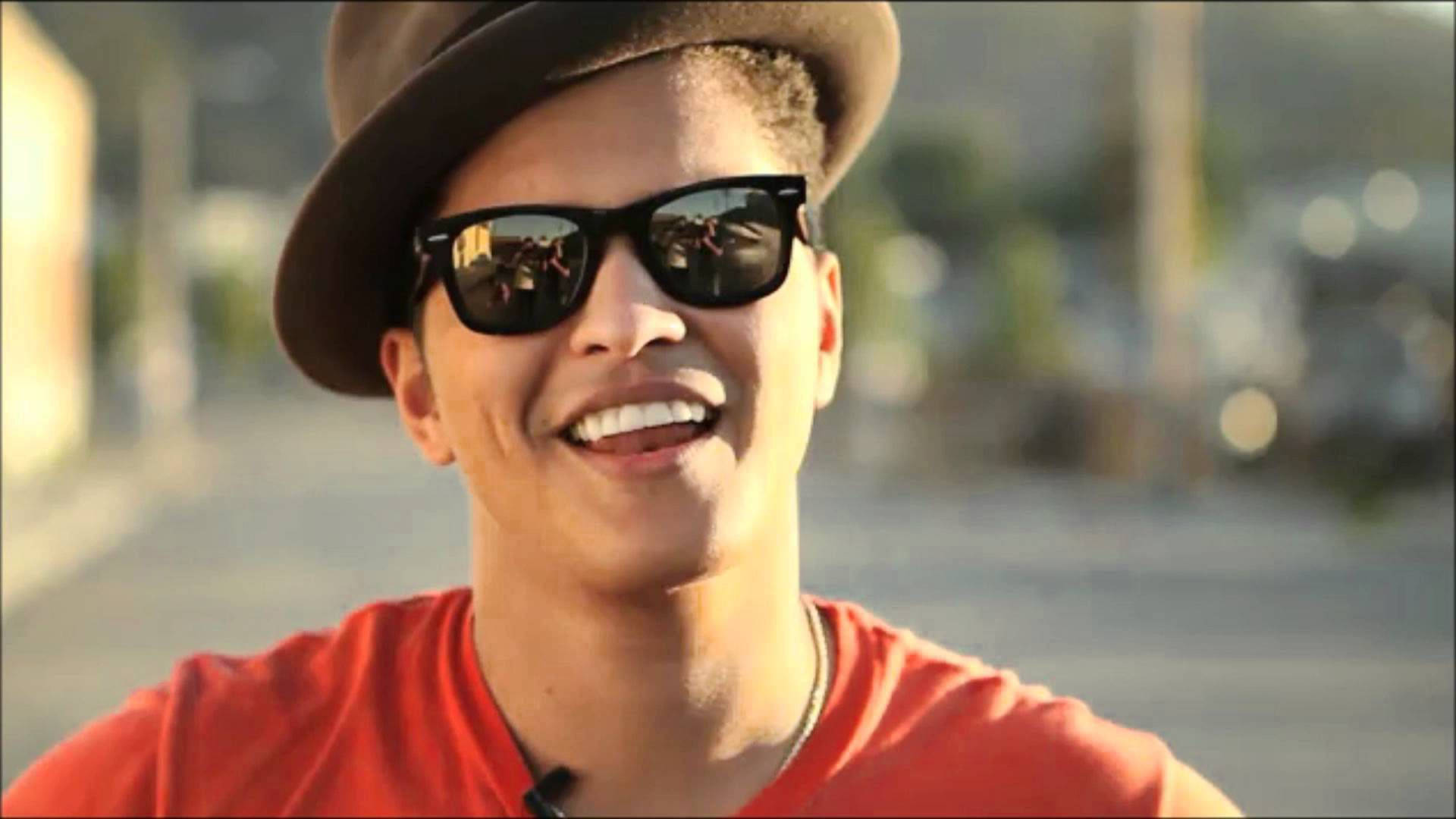 Bruno Mars, brown hat, black sunglasses, Full HD Desktop Wallpaper