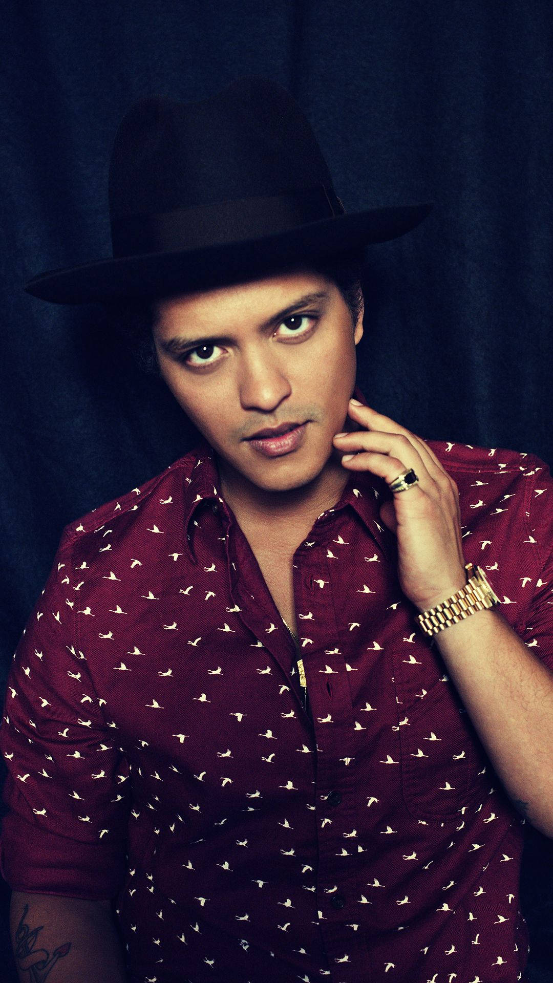 Bruno Mars, black fedora, patterned red shirt, Full HD Phone Wallpaper