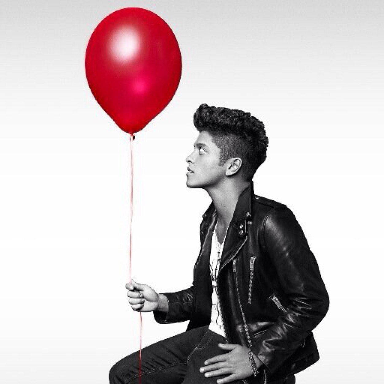 Bruno Mars, red balloon, black leather jacket, SD Desktop Wallpaper
