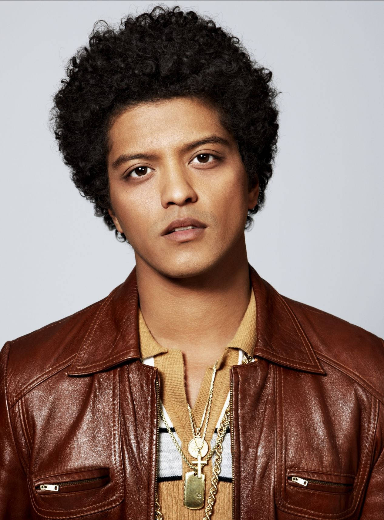 Bruno Mars, afro, brown leather jacket, HD Phone Wallpaper