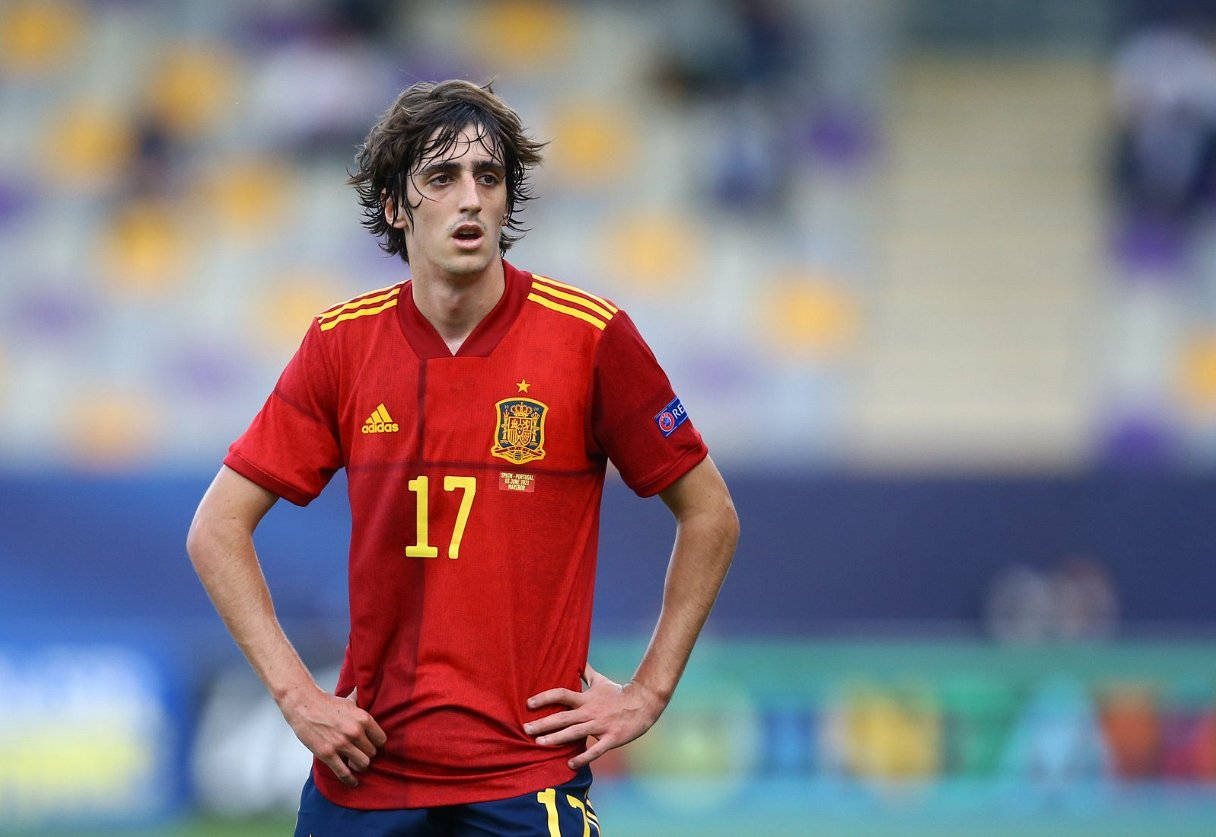 Bryan Gil, red jersey, number 17, SD Desktop Wallpaper