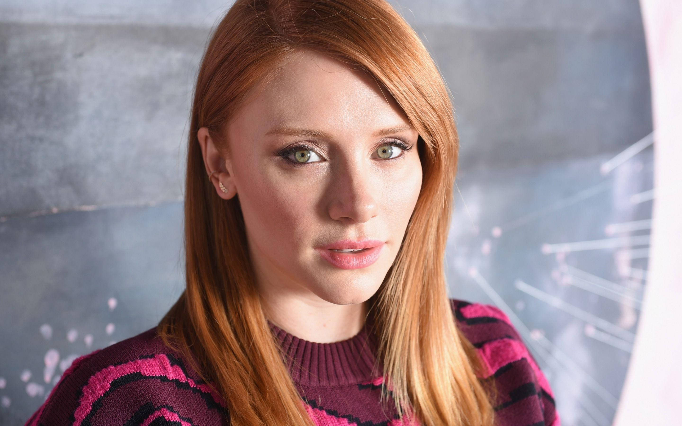 Bryce Dallas Howard, pink aesthetic sweater, red hair, 2K Desktop Wallpaper