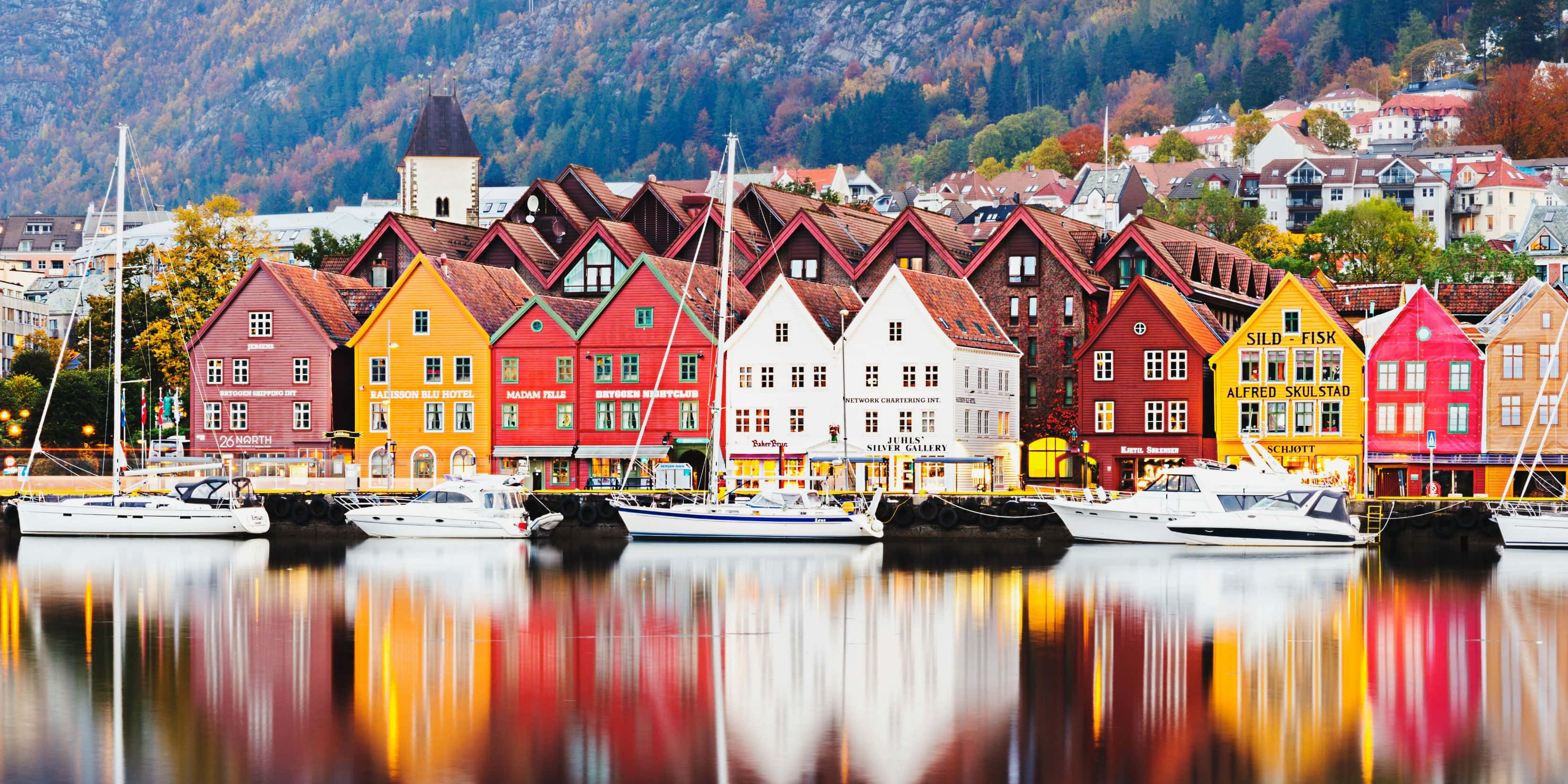 Bryggen, colorful houses, calm harbor, 2K Desktop Wallpaper