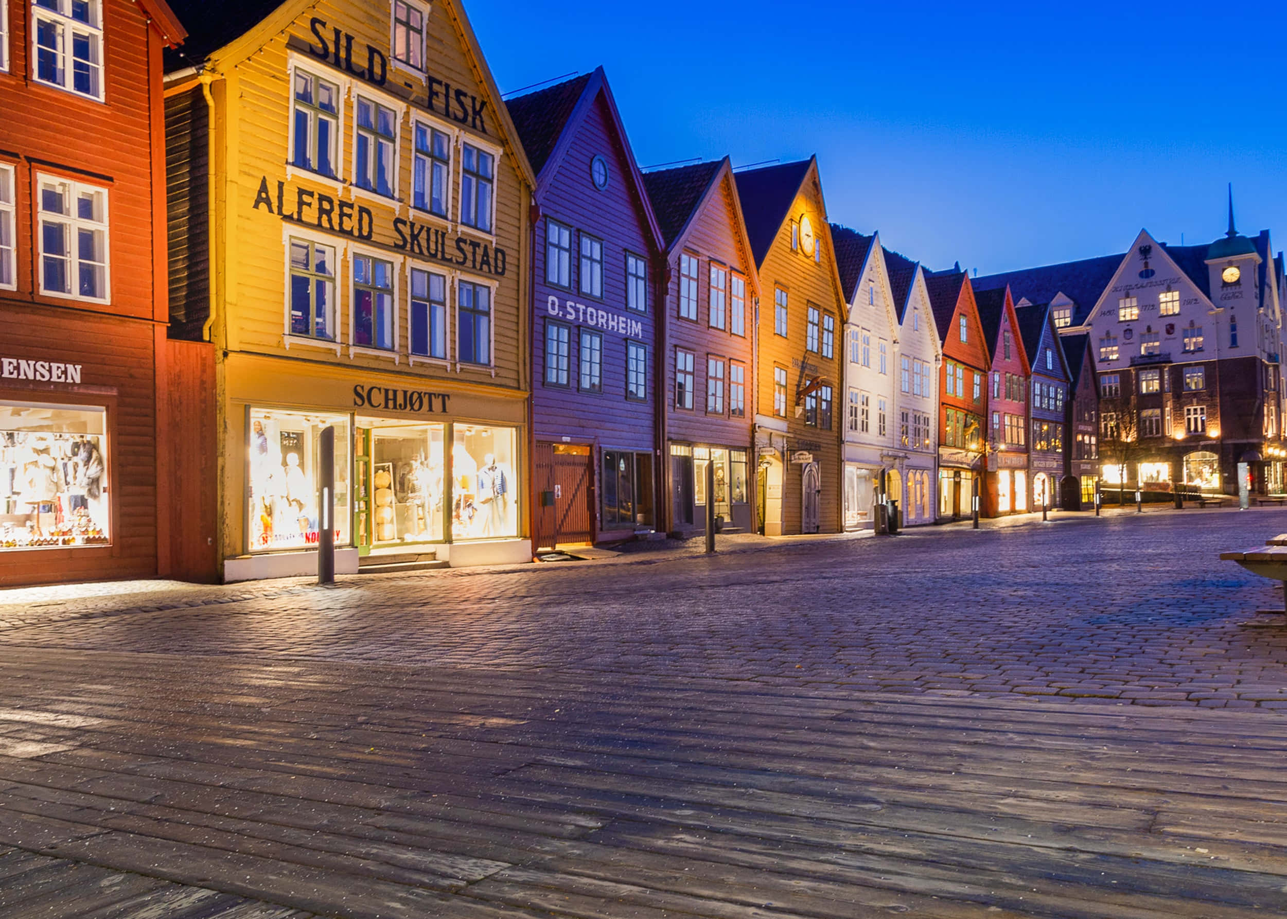 Bryggen, historic Norwegian district, dusk, Full HD Desktop Wallpaper