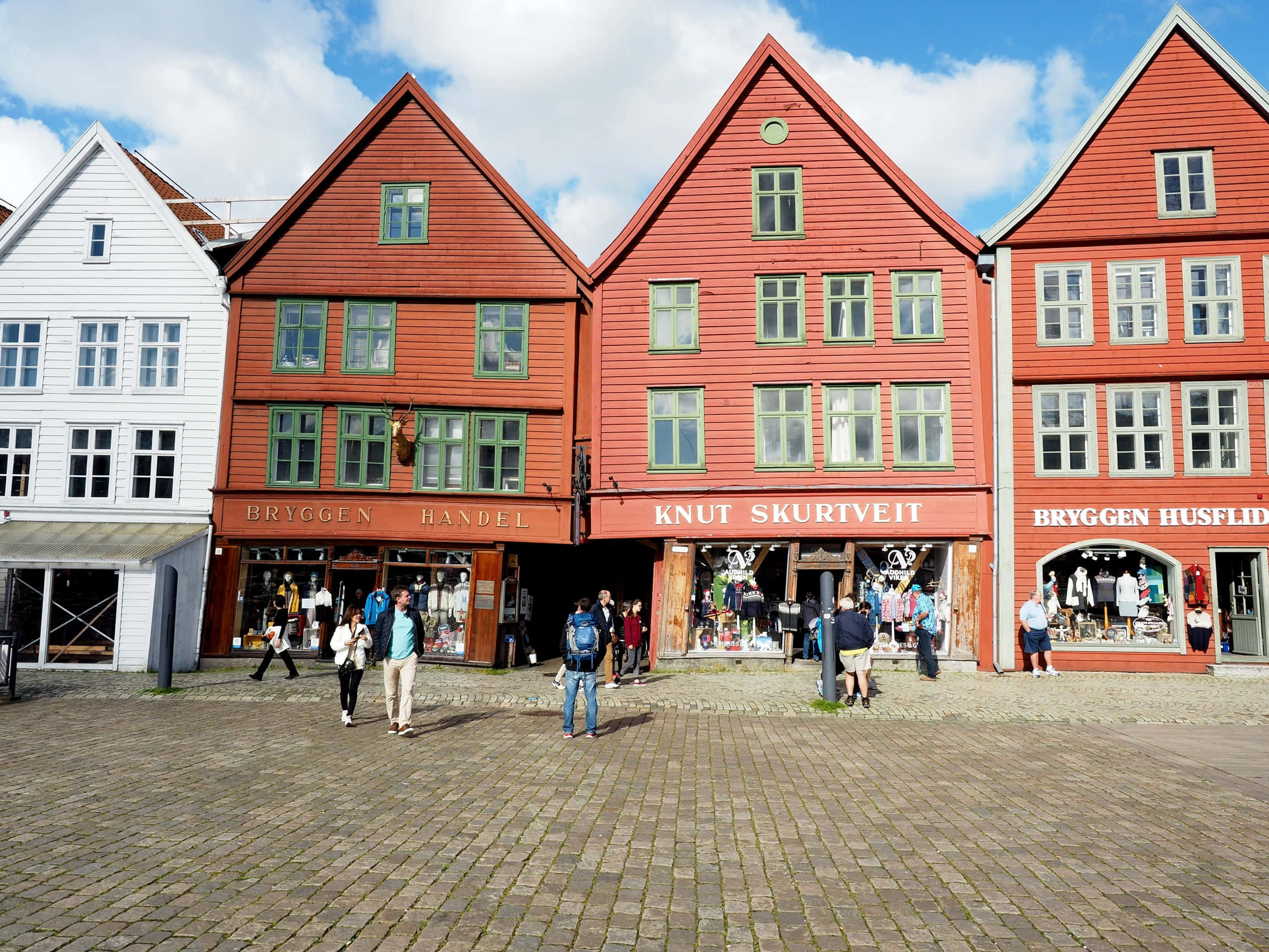Bryggen, vibrant red, white timber-framed buildings, Full HD Desktop Wallpaper