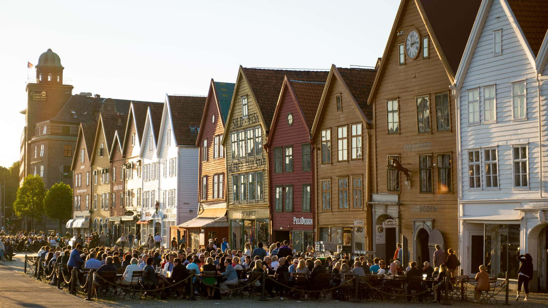 Bryggen, waterfront dining experience, colorful traditional Norwegian wooden houses, Full HD Desktop Wallpaper