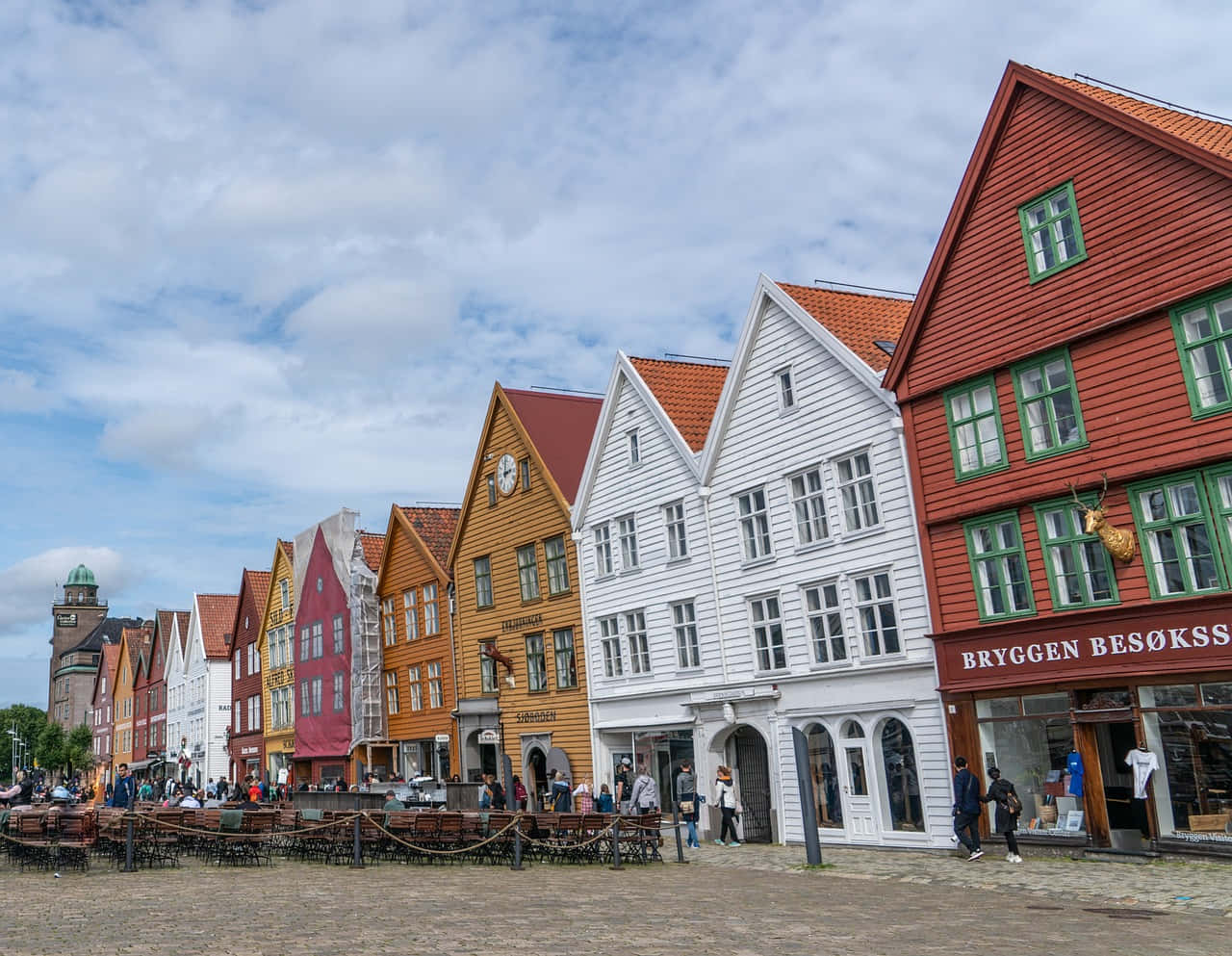 Bryggen, historic Norwegian harbor, colorful historic wooden houses, HD Desktop Wallpaper