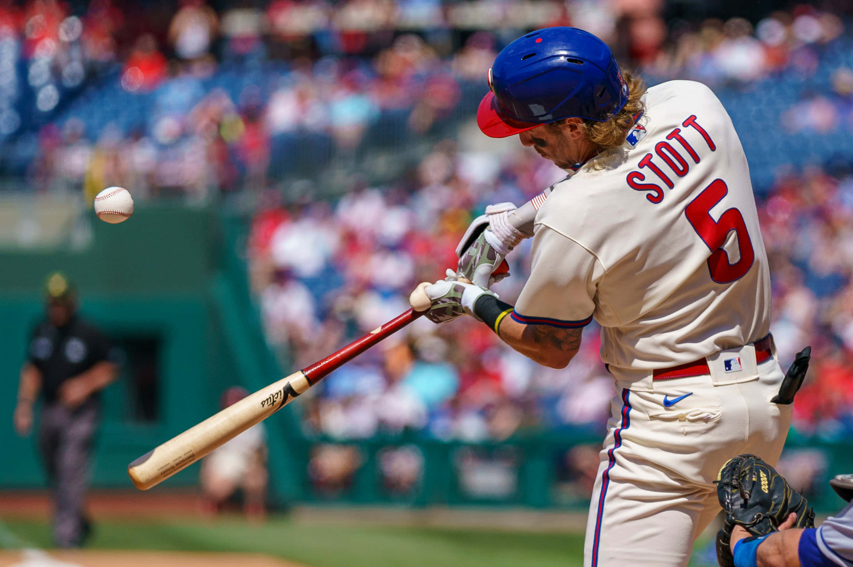 Bryson Stott, white uniform, red number 5, 2K Desktop Wallpaper