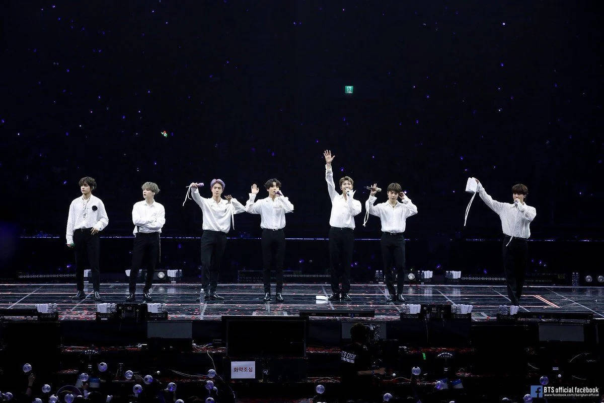 BTS, concert ending greetings, starry stage, SD Desktop Wallpaper
