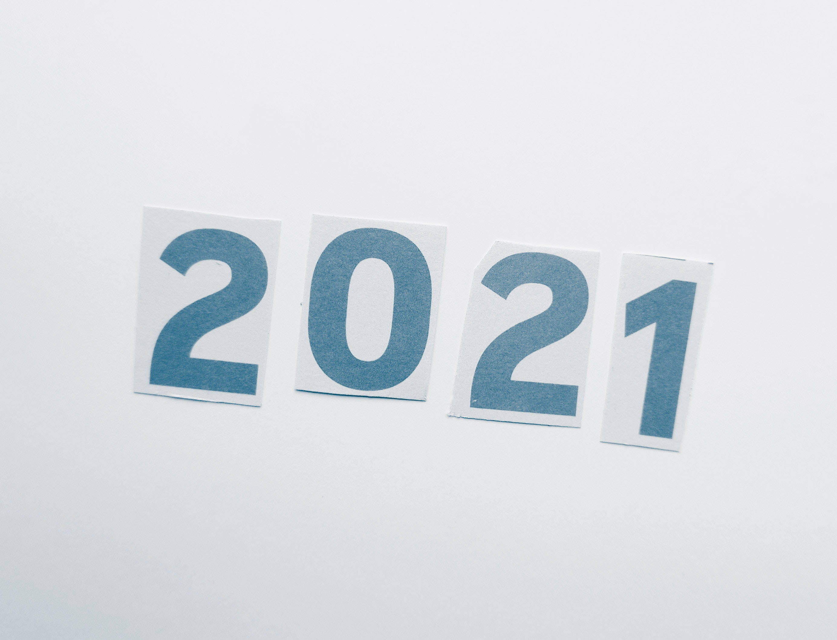 2021, blue, white background, 2K Desktop Wallpaper