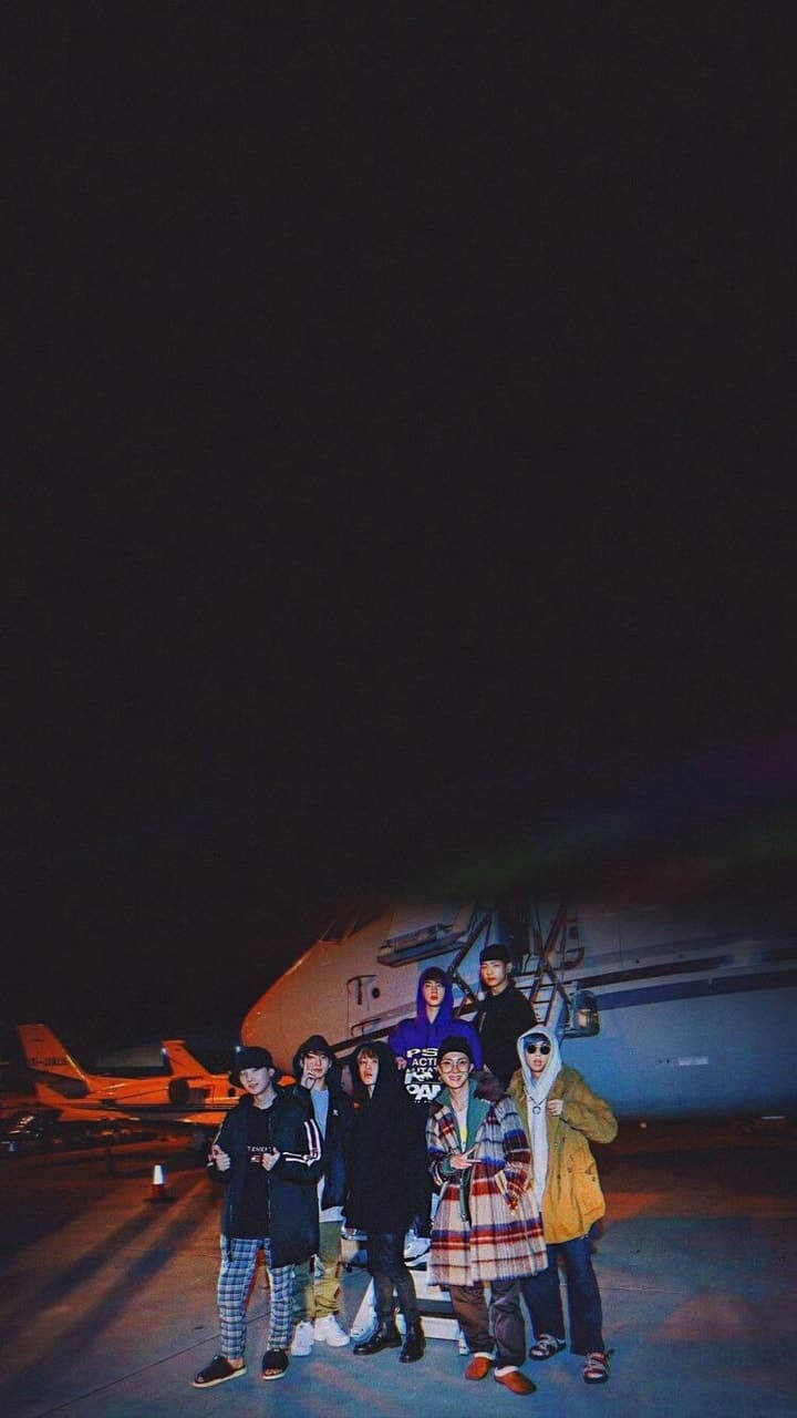 Bts Black, airplane, airport tarmac, HD Phone Wallpaper