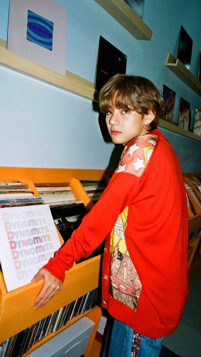V, BTS Dynamite, vinyl record, SD Phone Wallpaper