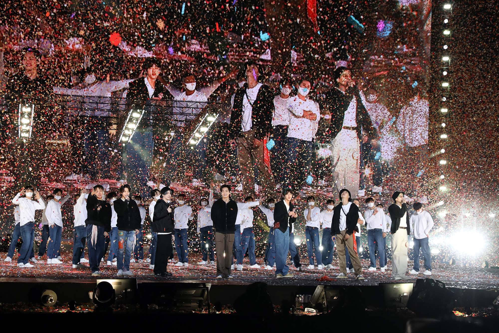 BTS, concert, confetti shower, Full HD Desktop Wallpaper