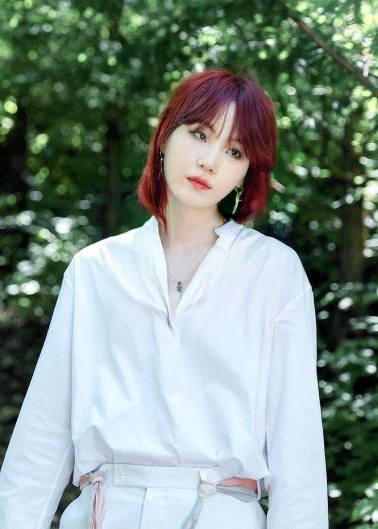 BTS Girls, red hair, white outfit, SD Phone Wallpaper