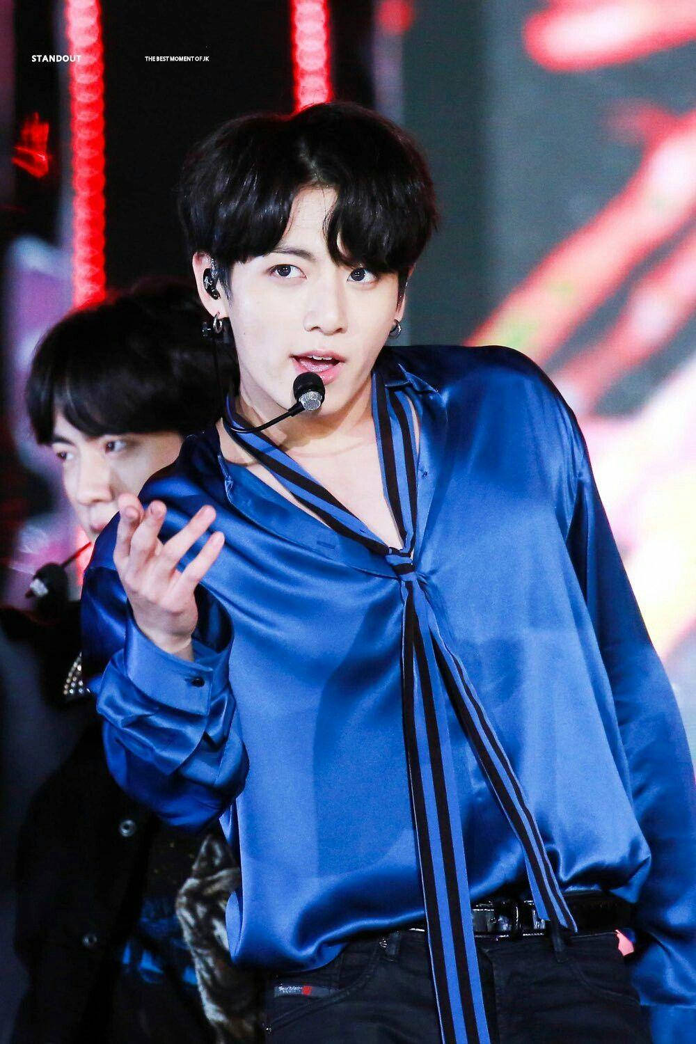BTS Jung Kook, shiny blue satin shirt, brightly lit stage, HD Phone Wallpaper