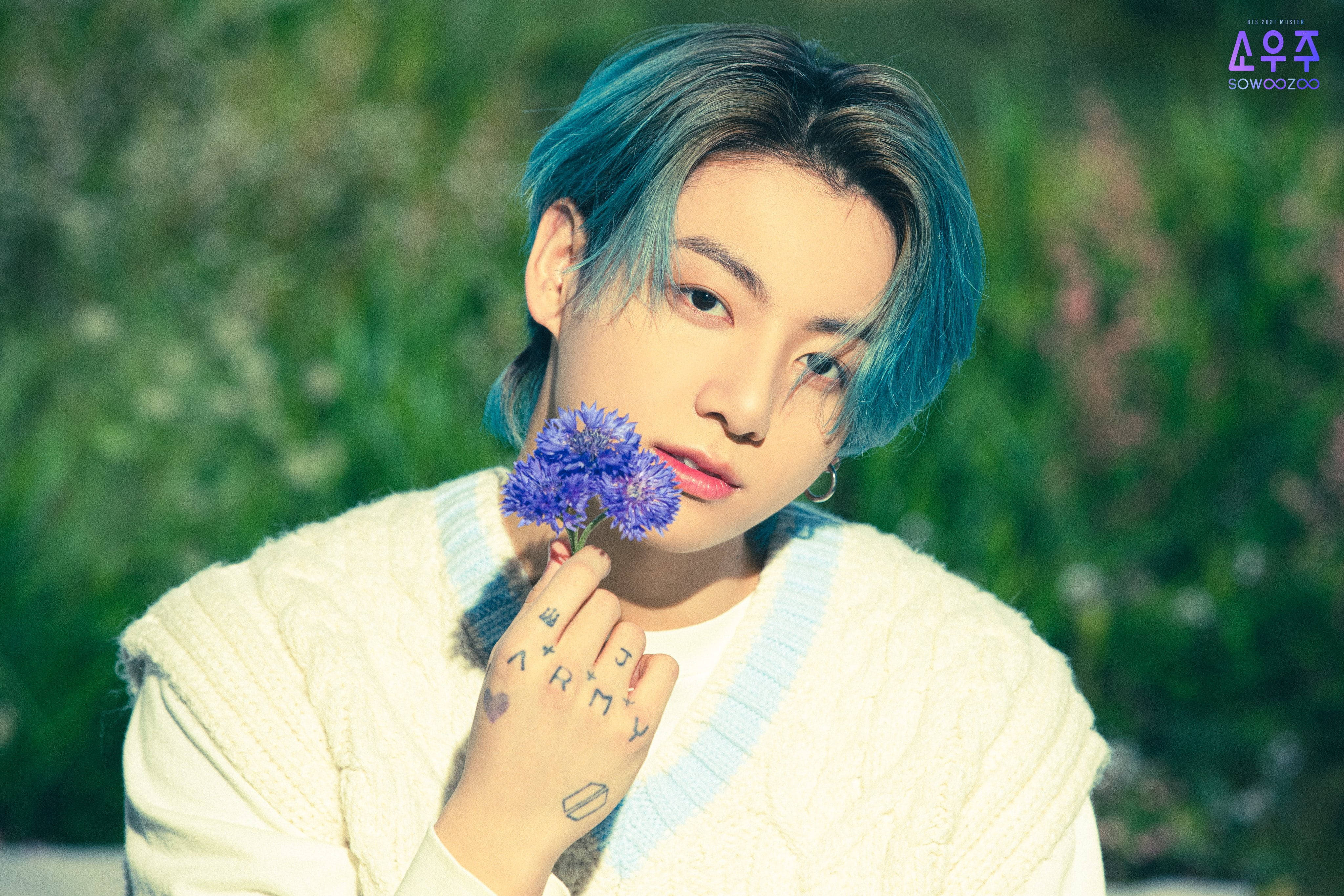 BTS Jung Kook, blue hair, purple flower, 4K Desktop Wallpaper
