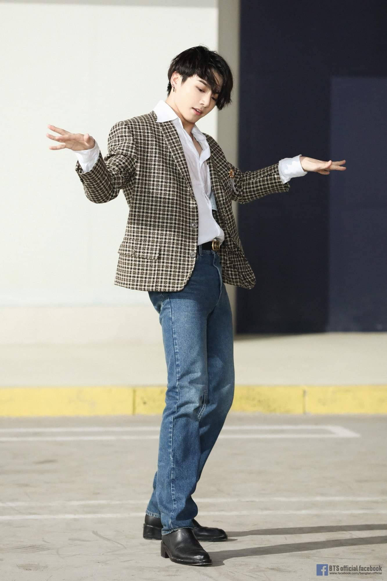 BTS Jung Kook, plaid blazer, jeans, Full HD Phone Wallpaper