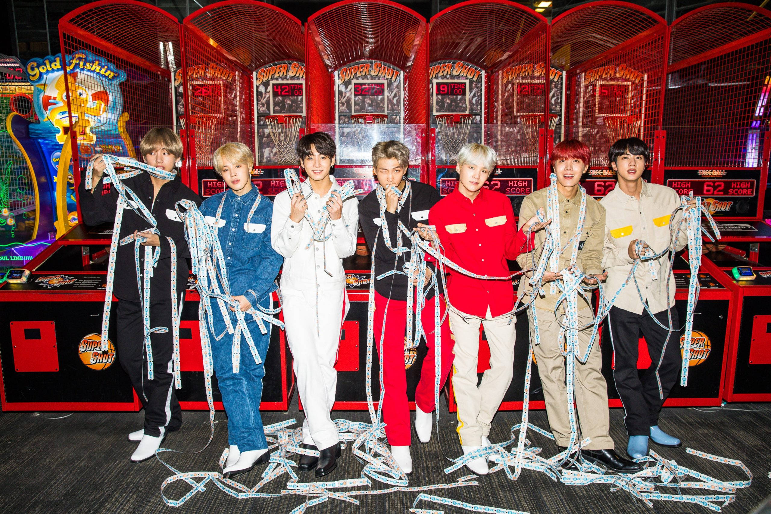 BTS, arcade shop, red game machines, 2K Desktop Wallpaper
