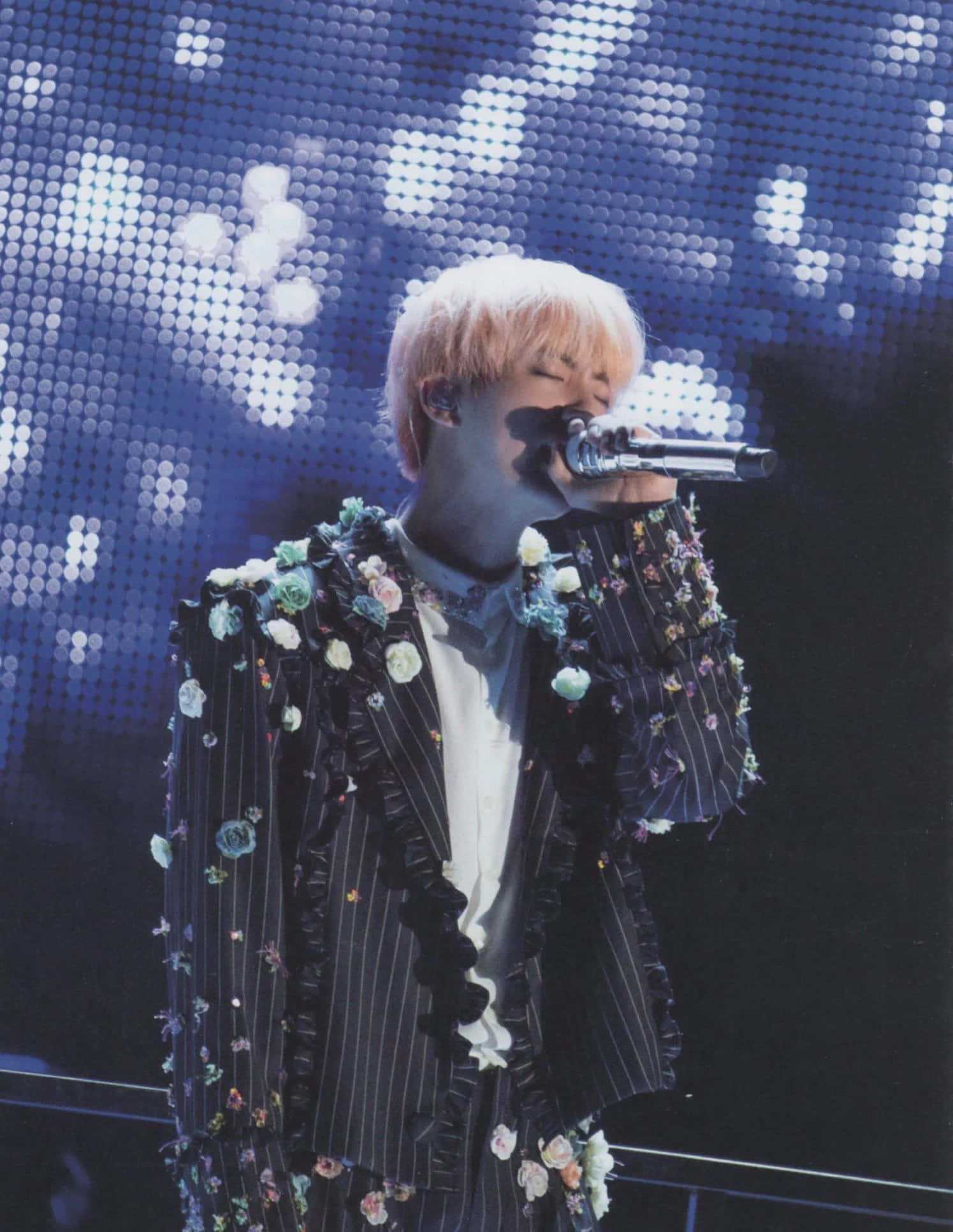BTS Live, platinum hair, floral pinstripe jacket, Full HD Phone Wallpaper