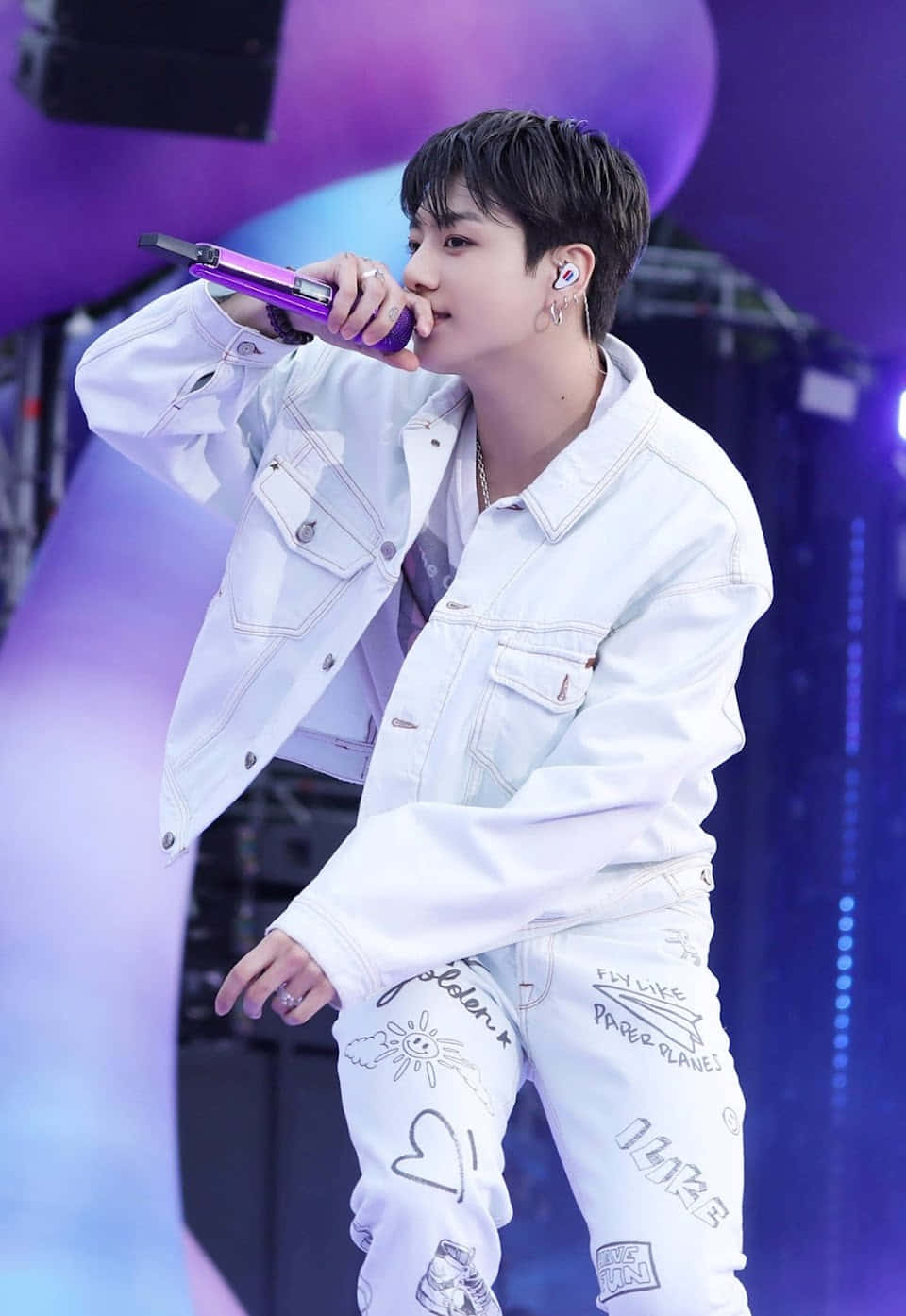 BTS Live, white denim outfit, purple mic, HD Phone Wallpaper