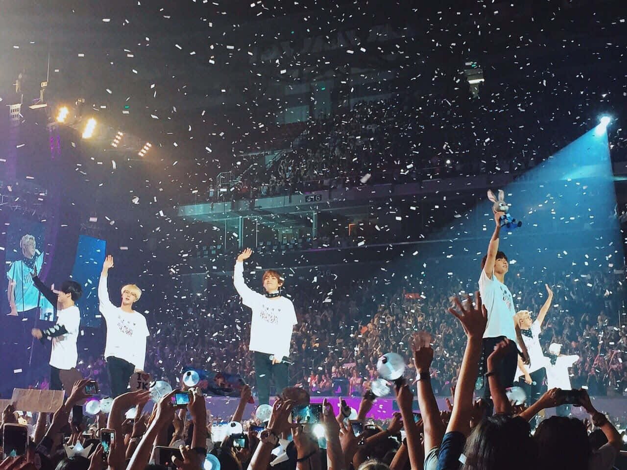 BTS, stage performance, confetti, HD Desktop Wallpaper