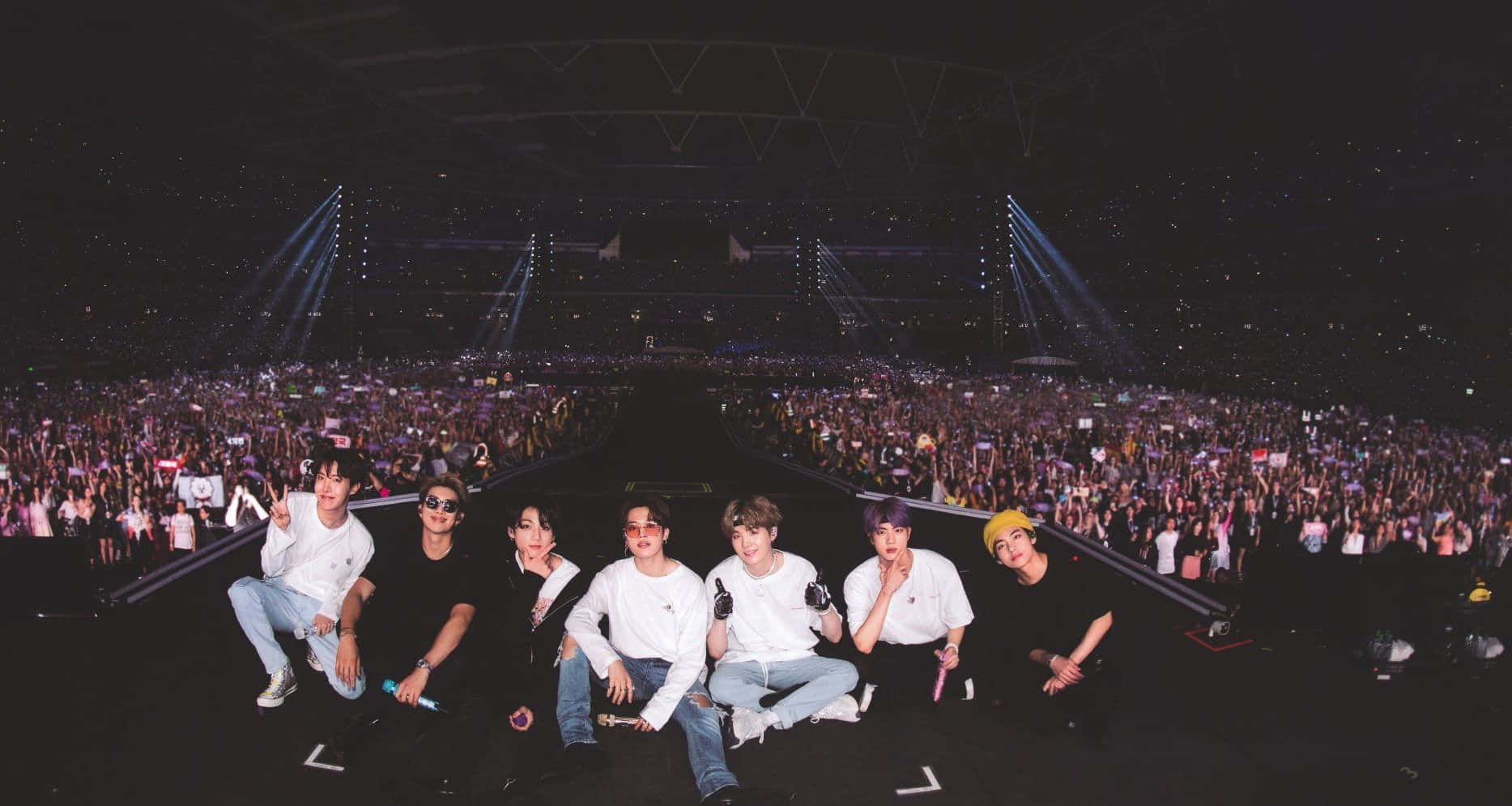 Bts Stage, concert stage, massive crowd, HD Desktop Wallpaper