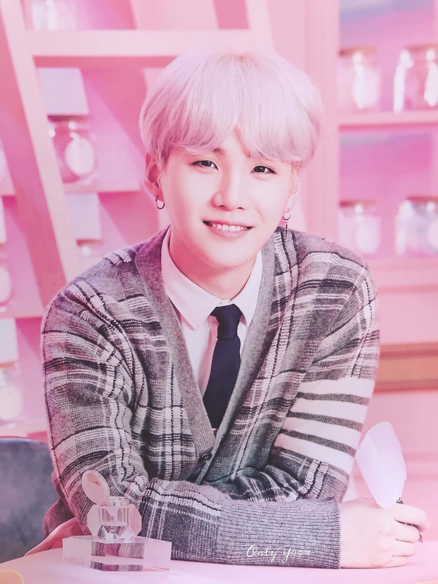 platinum blonde hair, pastel pink room, pink table, Full HD Phone Wallpaper