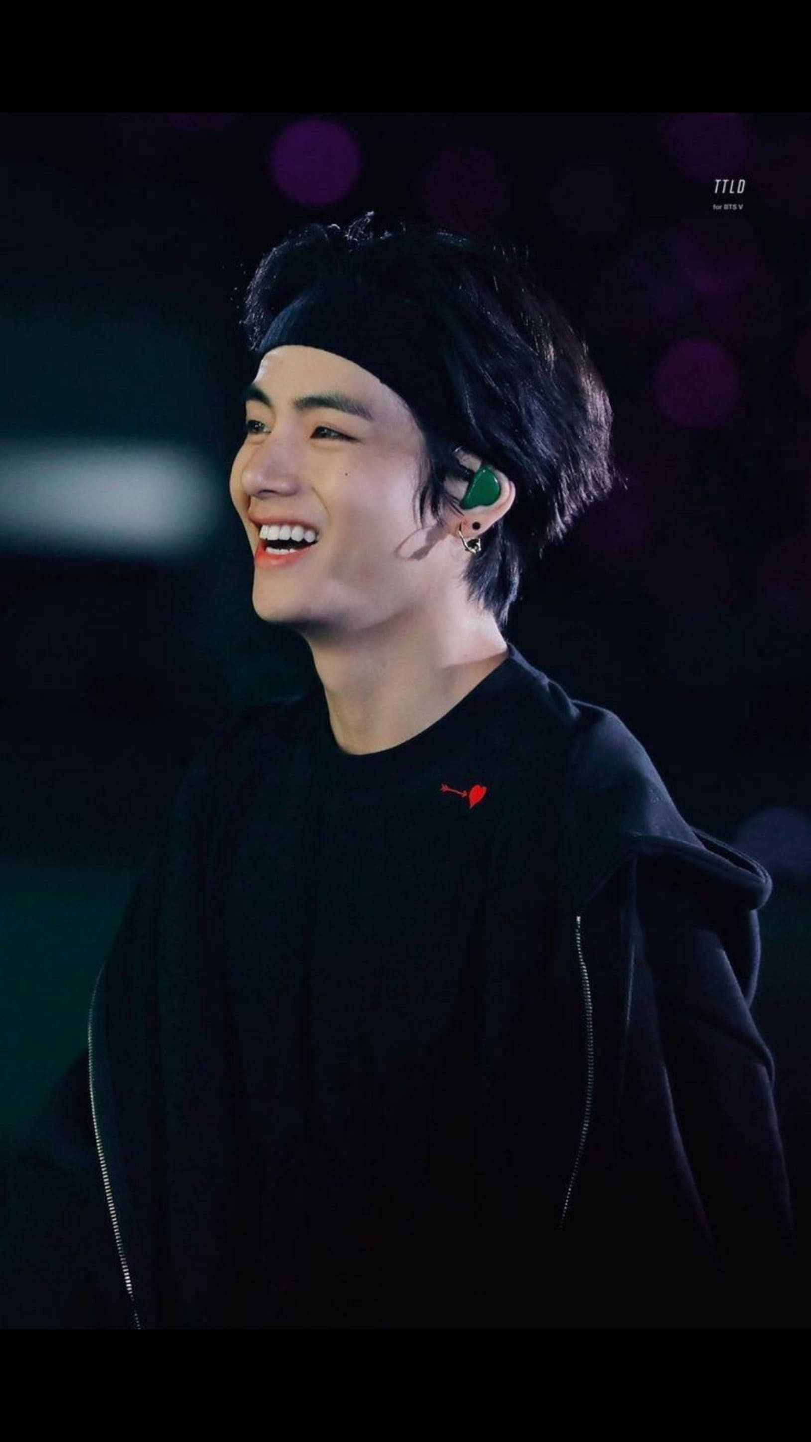 BTS Tae Hyung, concert, smile, 2K Phone Wallpaper