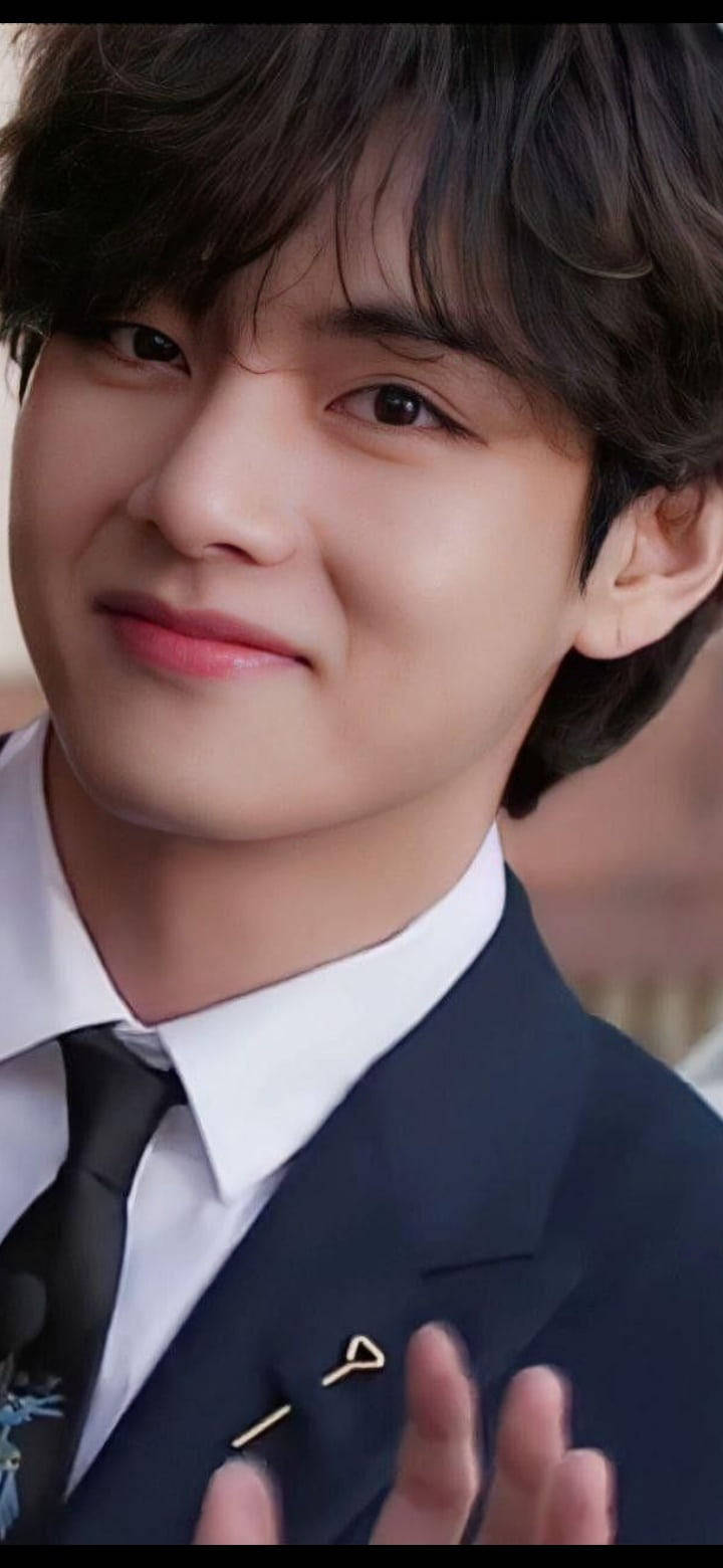 BTS Tae Hyung, dark suit, close-up portrait, HD Phone Wallpaper