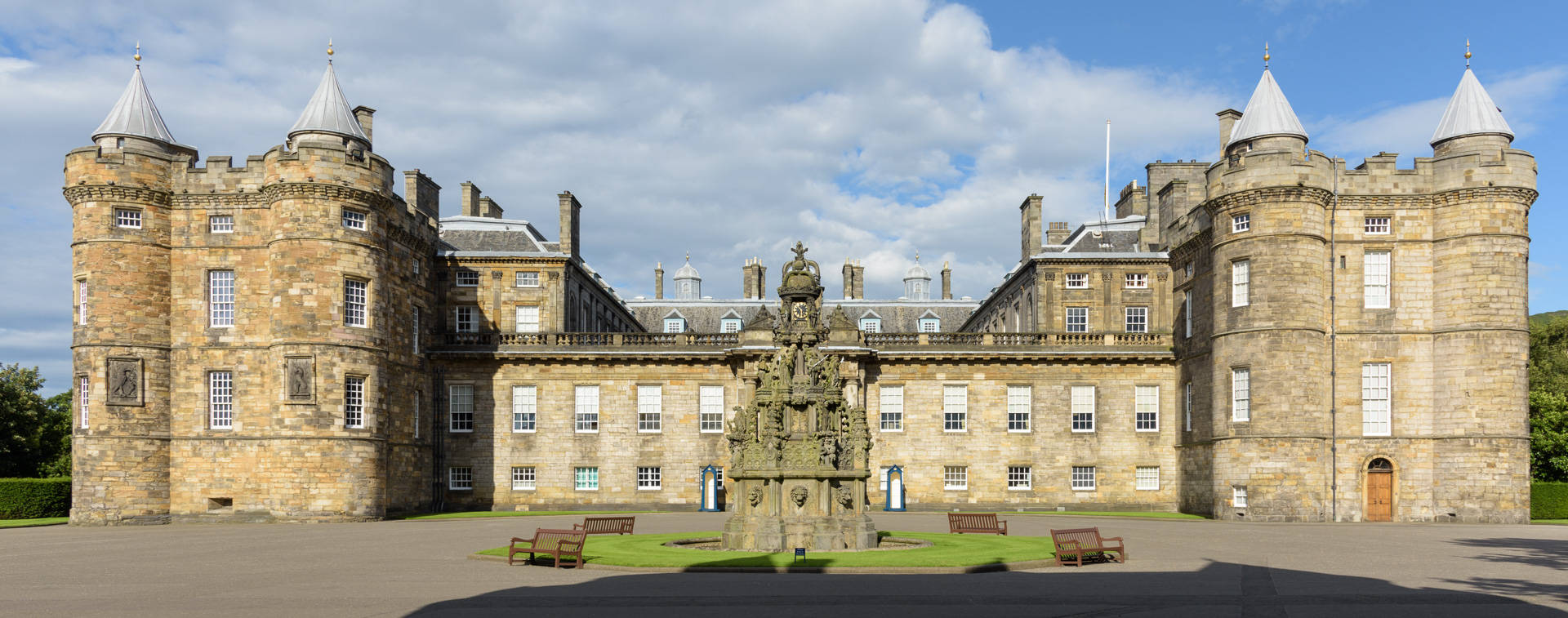 Buckingham Palace, historic stone castle, turrets, Full HD Desktop Wallpaper