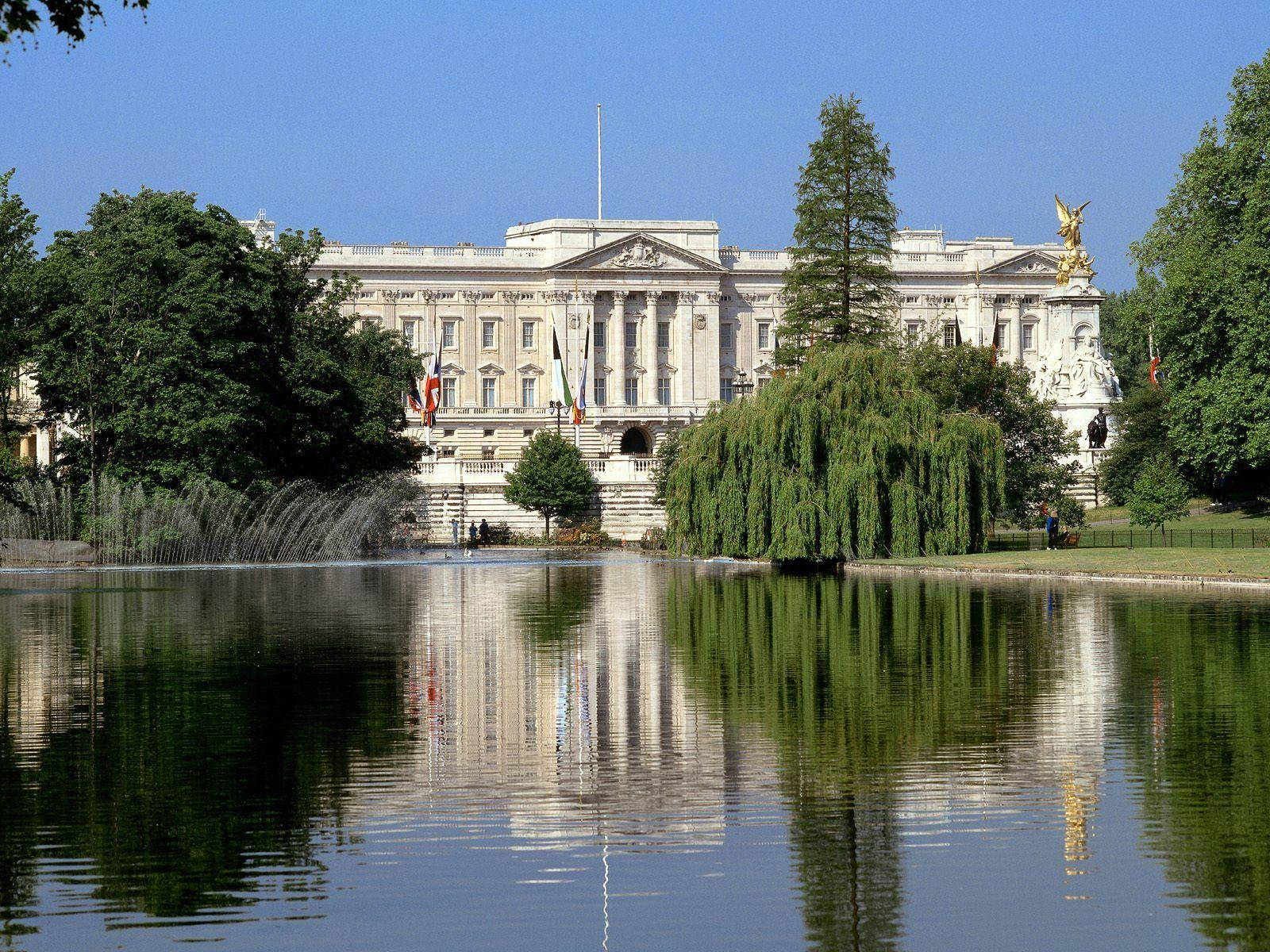 Buckingham Palace, river view, white stone columns, HD Desktop Wallpaper