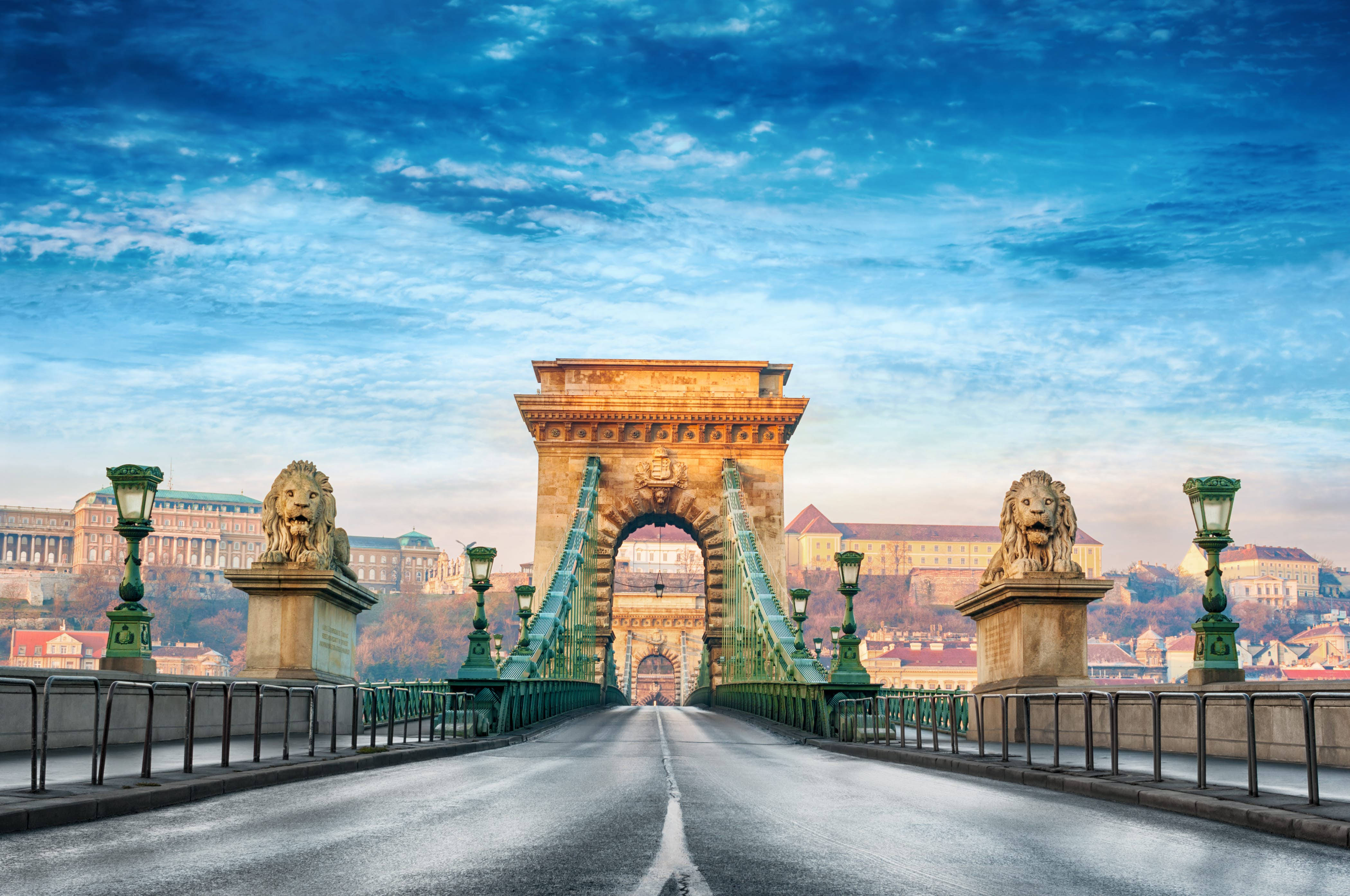 Budapest, stone bridge, lion statues, 4K Desktop Wallpaper
